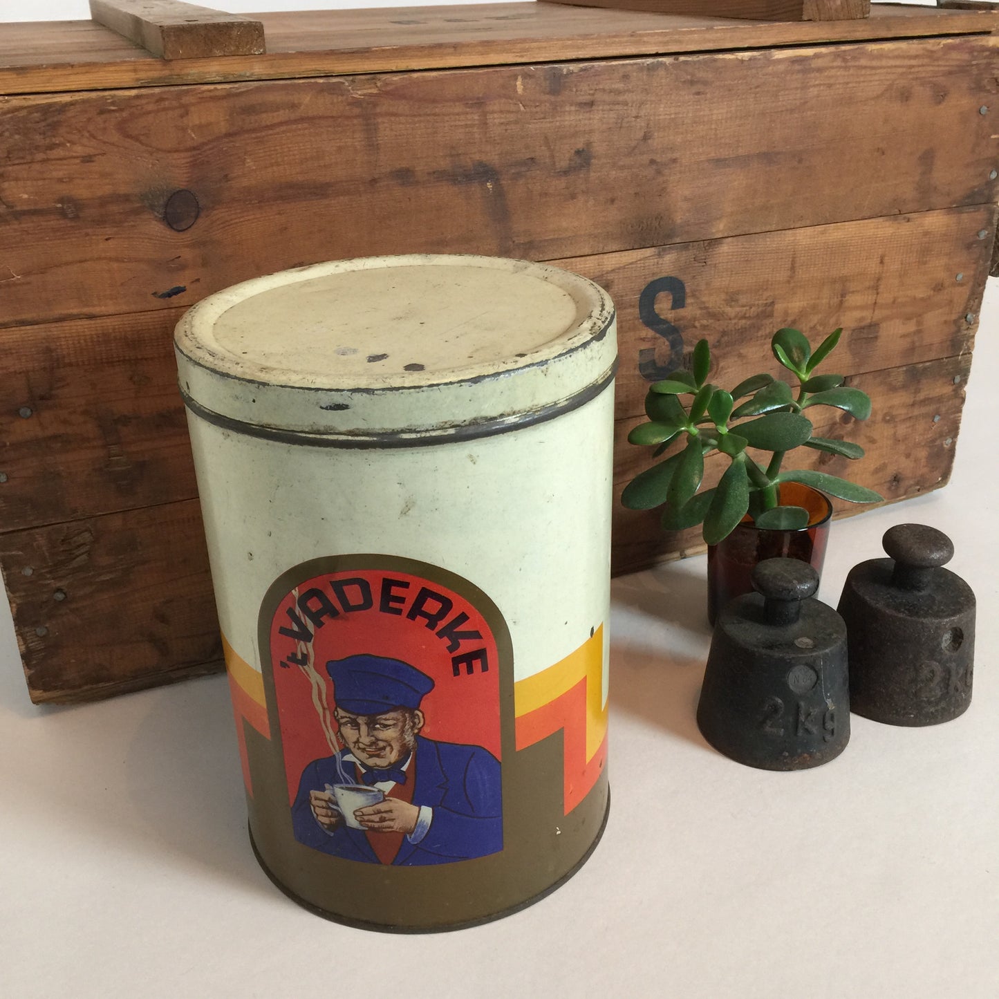Alte feine Kaffeedose aus Belgien