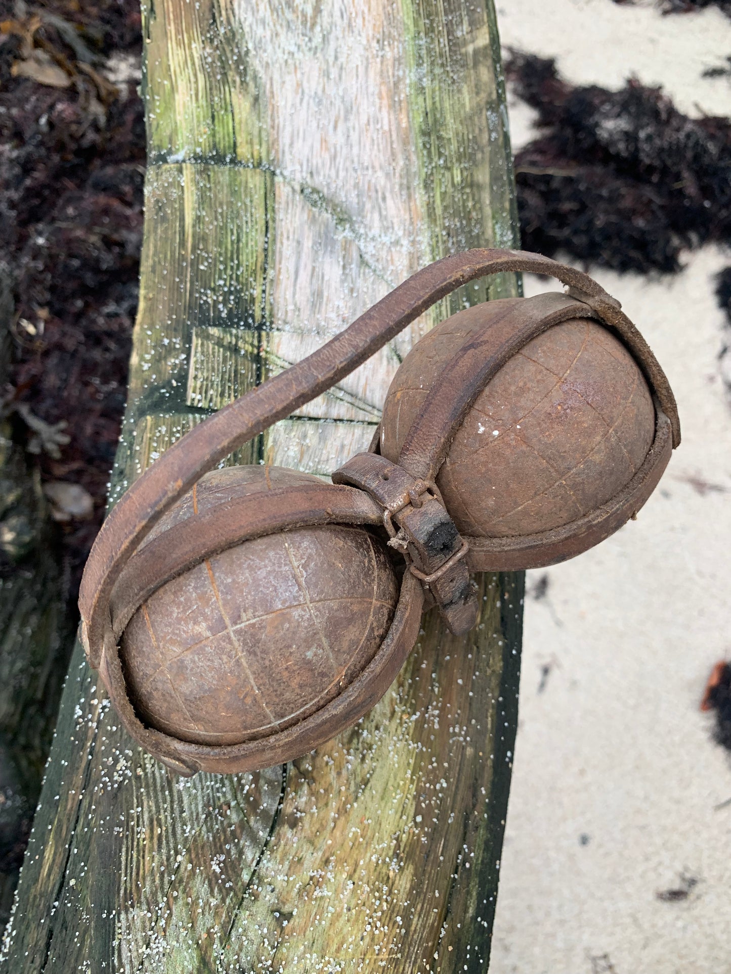 Alte französische Boule-Kugeln in Lederetui