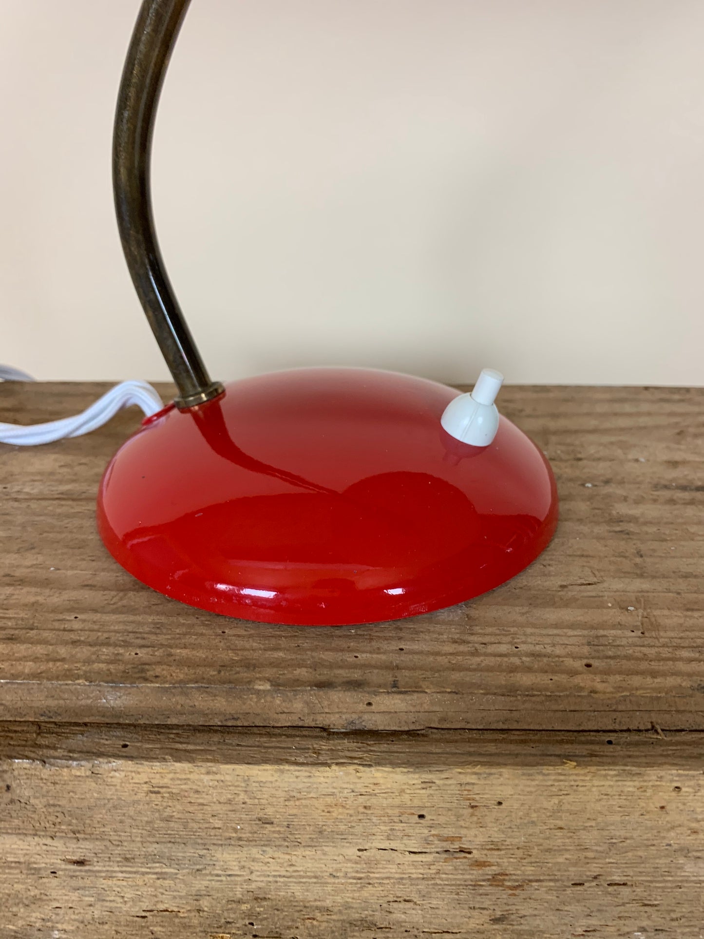 Schöne rote Christian Dell Tischlampe