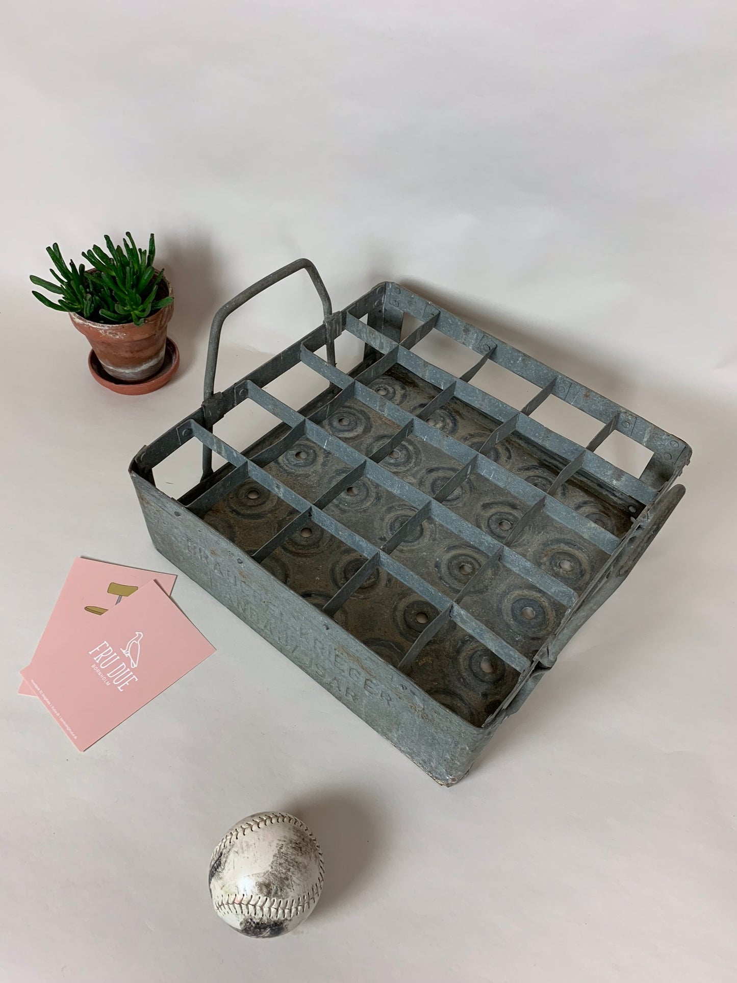 Flaschenkasten aus Metall