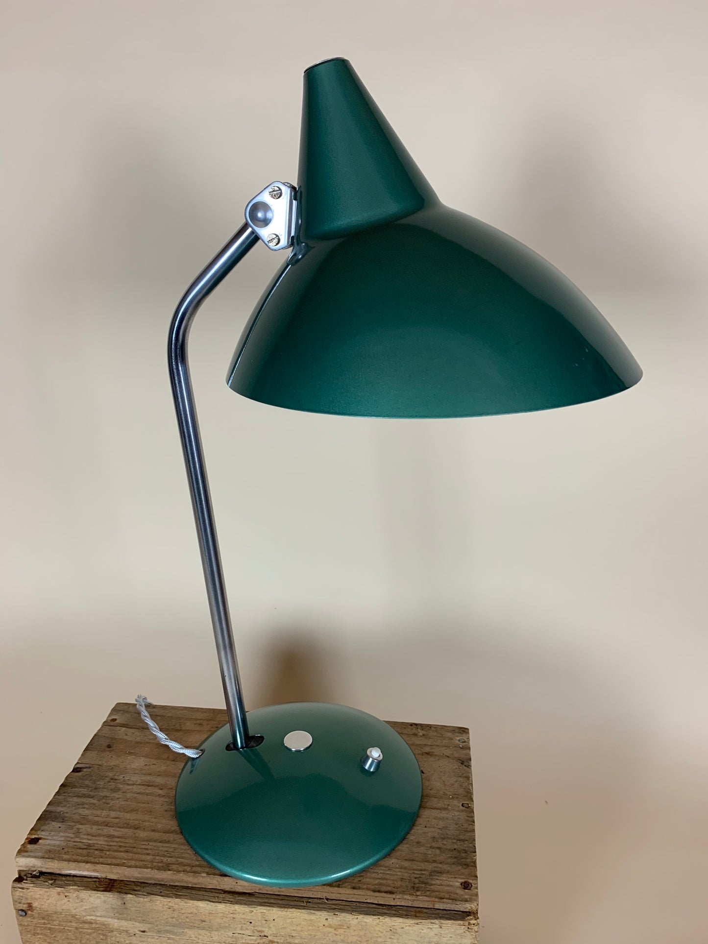 Helo Tischlampe - Grüner Metallic-Lack
