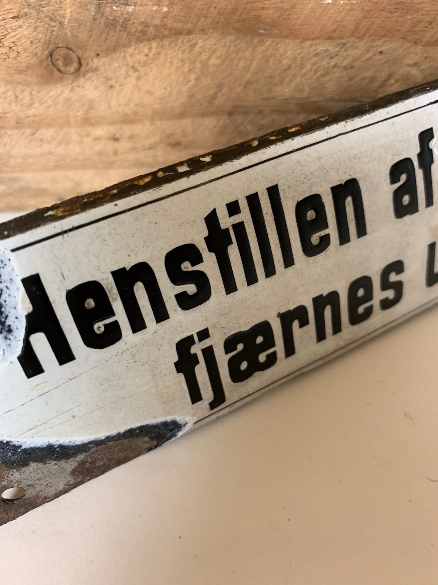 Altes und lustiges Emailschild
