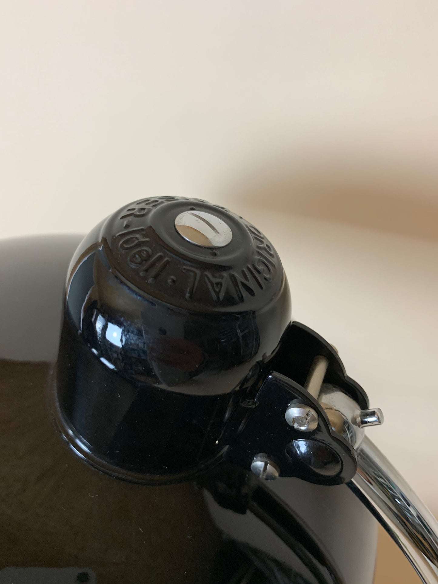 Kaiser Idell Modell 6631 - Schwarz