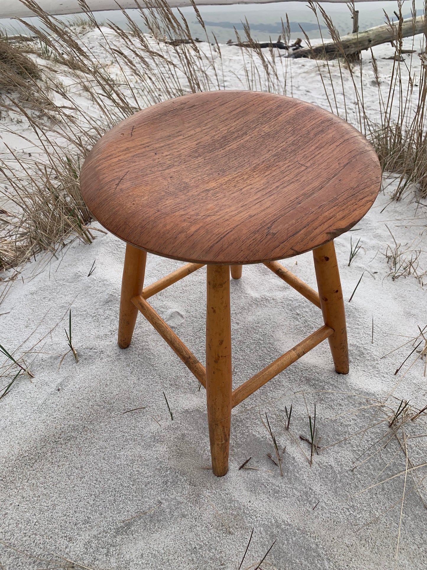 Der Holzhocker