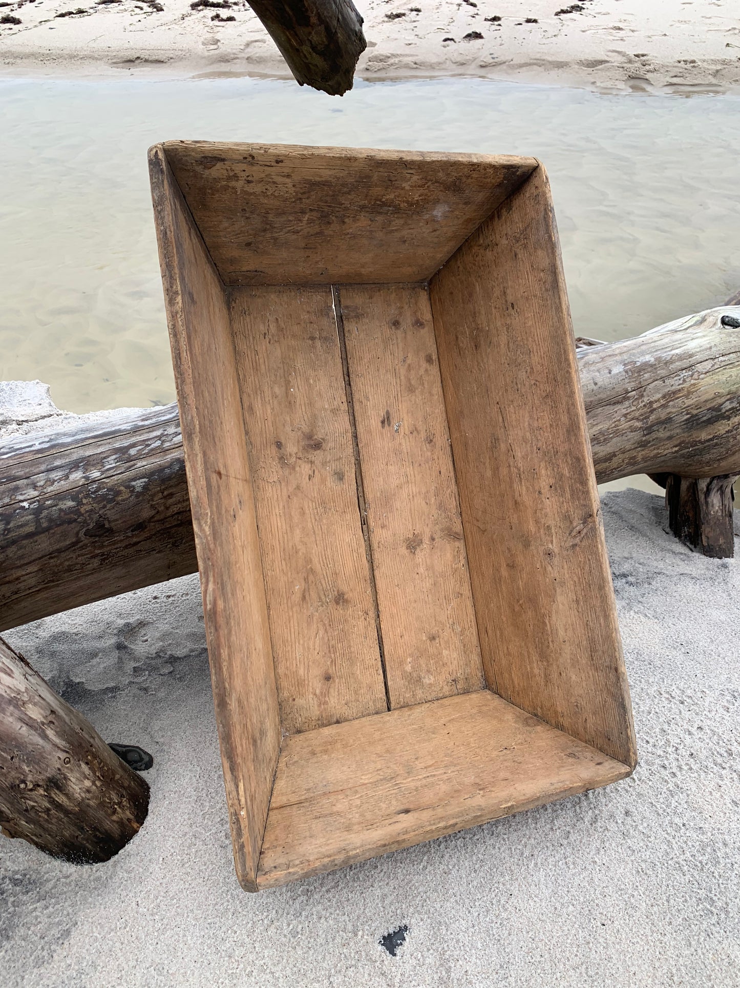 Holztrog mit Griff