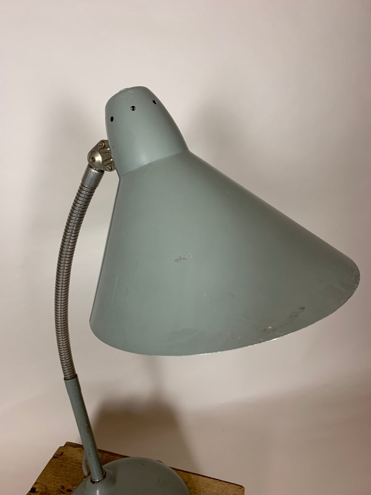 Lustige graue Hala Vintage-Lampe mit flexiblem Arm
