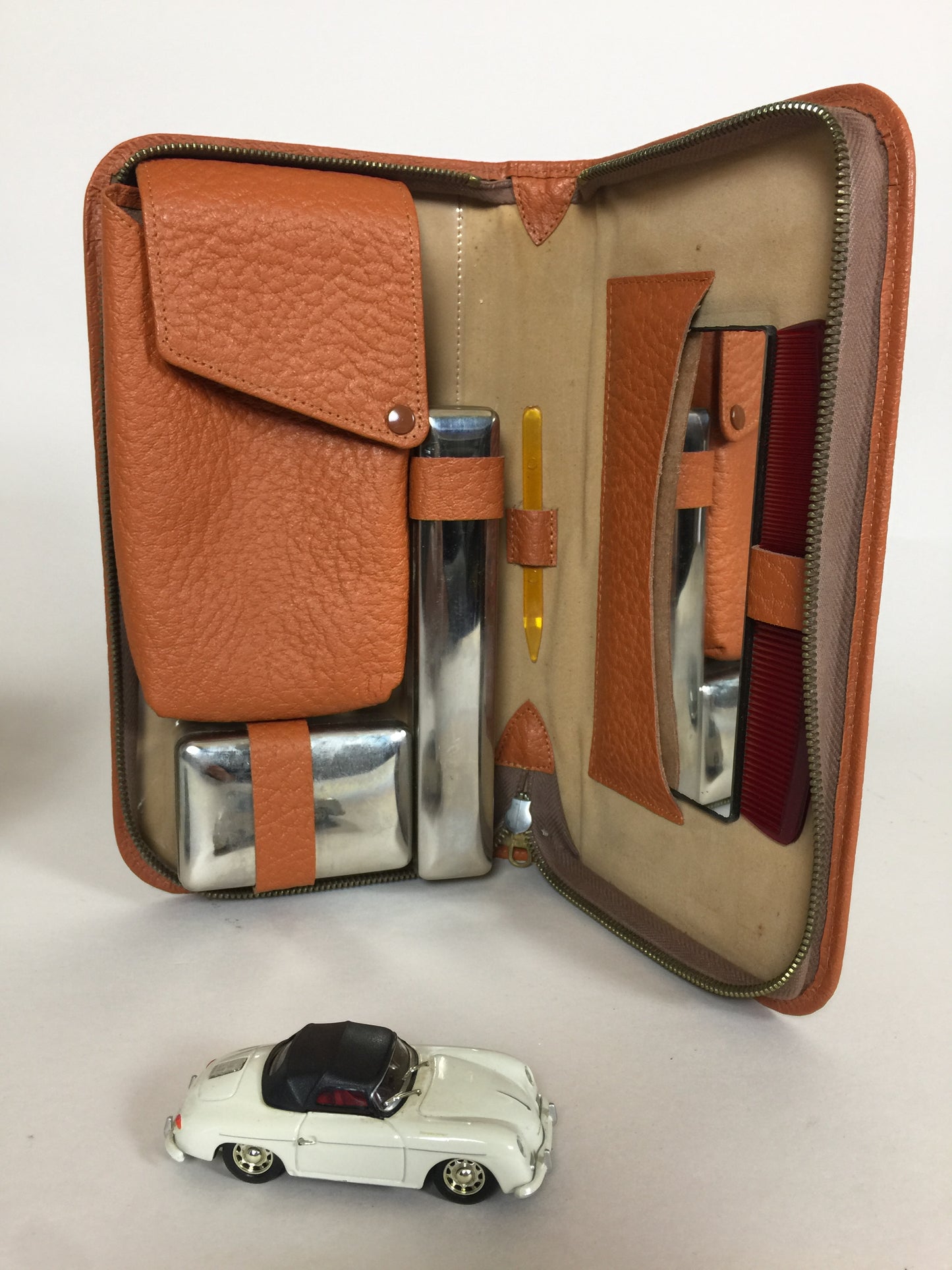 Schönes Vintage-Etui für Ihre Toilettenartikel