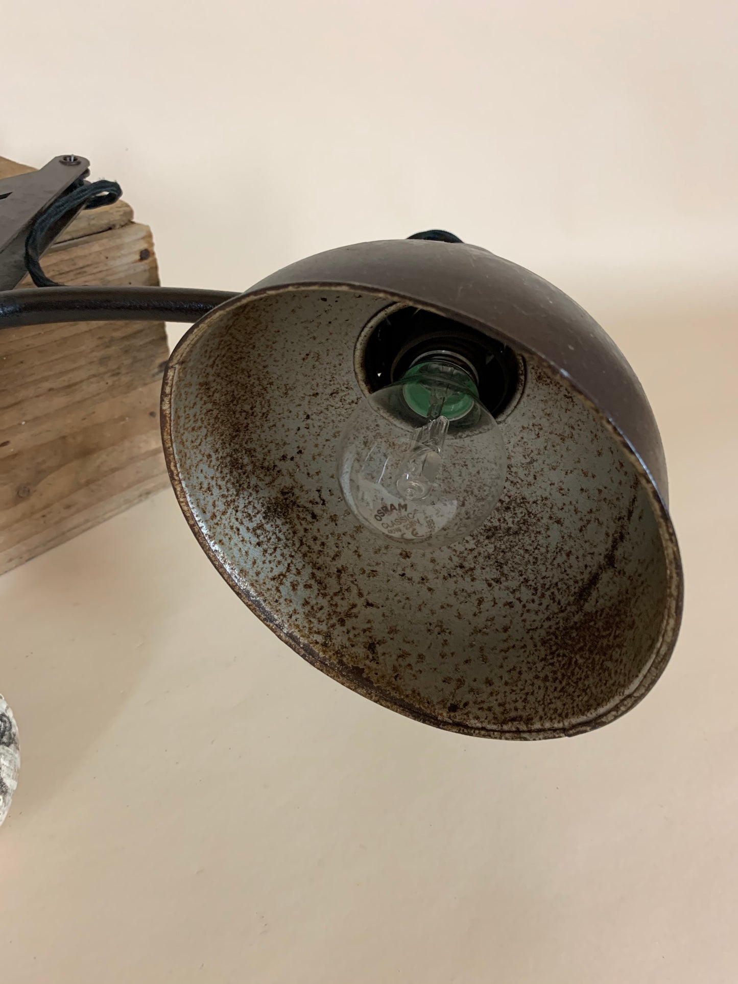 Kaiser Idell Scherenlampe - Rohe Ausführung mit schöner Patina