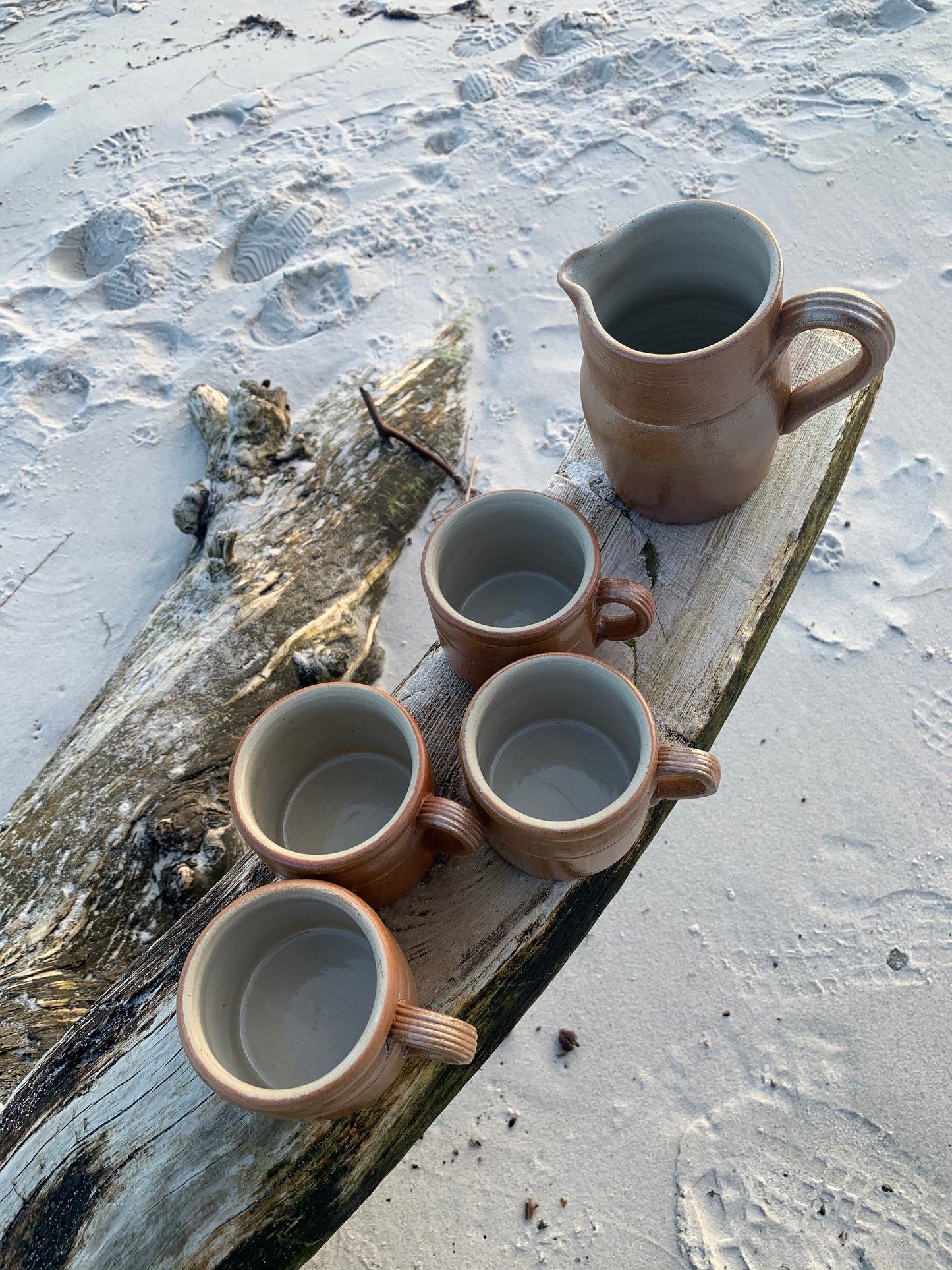 Krug und vier Tassen - Steingut