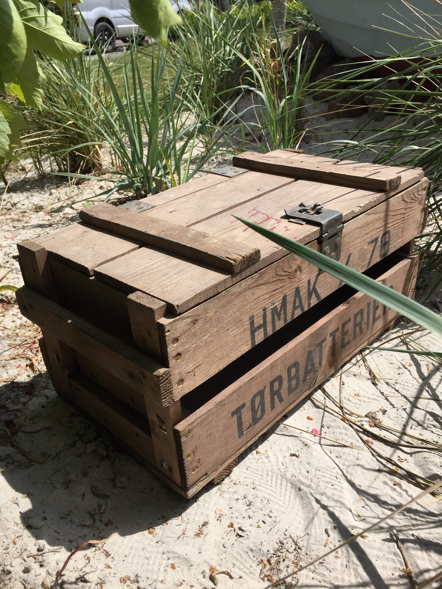 Batteriekasten aus Holz mit Deckel