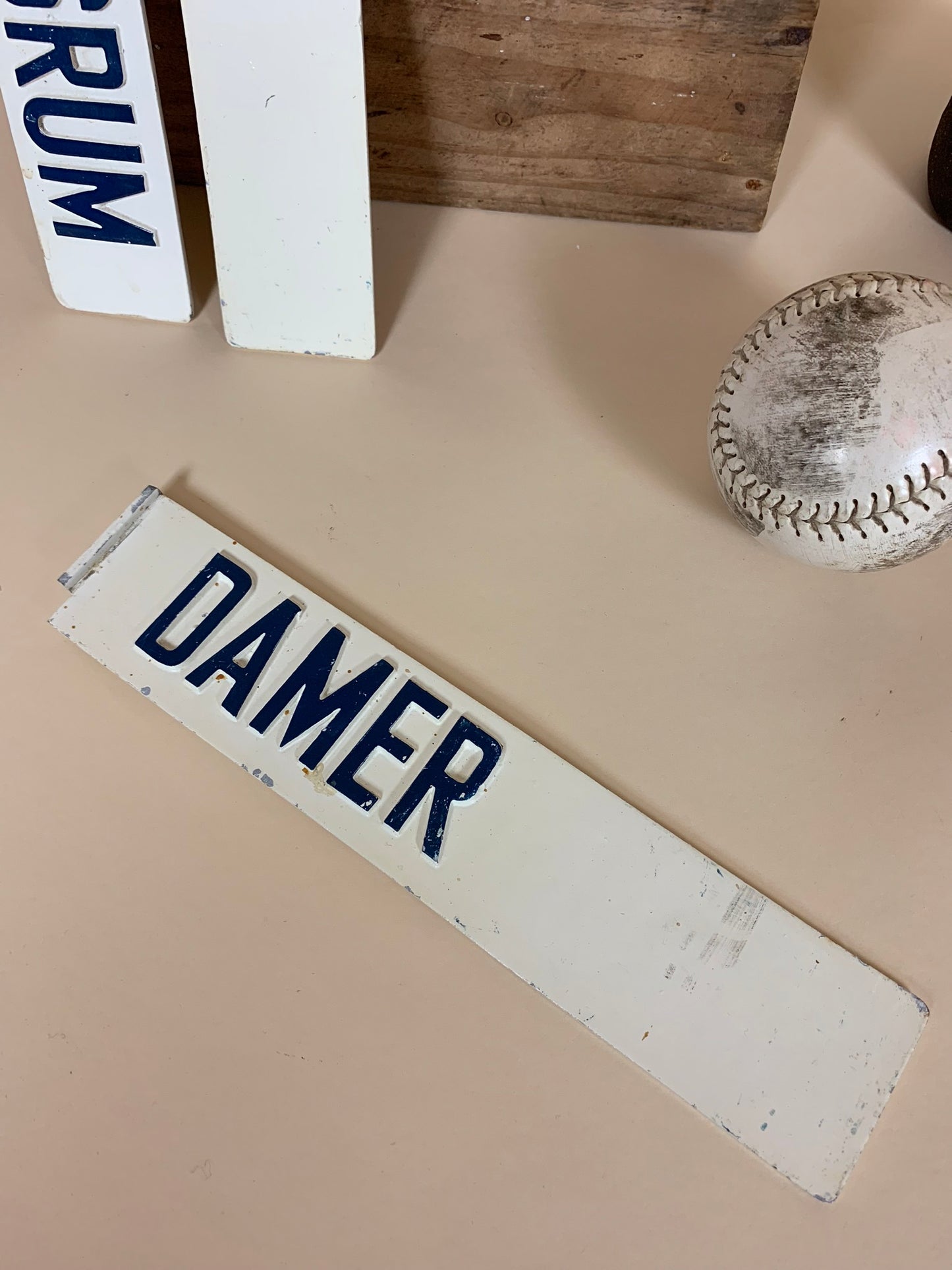 Schilder mit Text - werden einzeln verkauft, der Preis ist pro STCK.