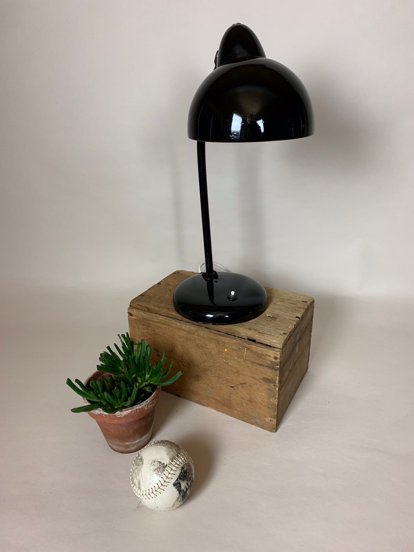 Schwarze Vintage-Lampe