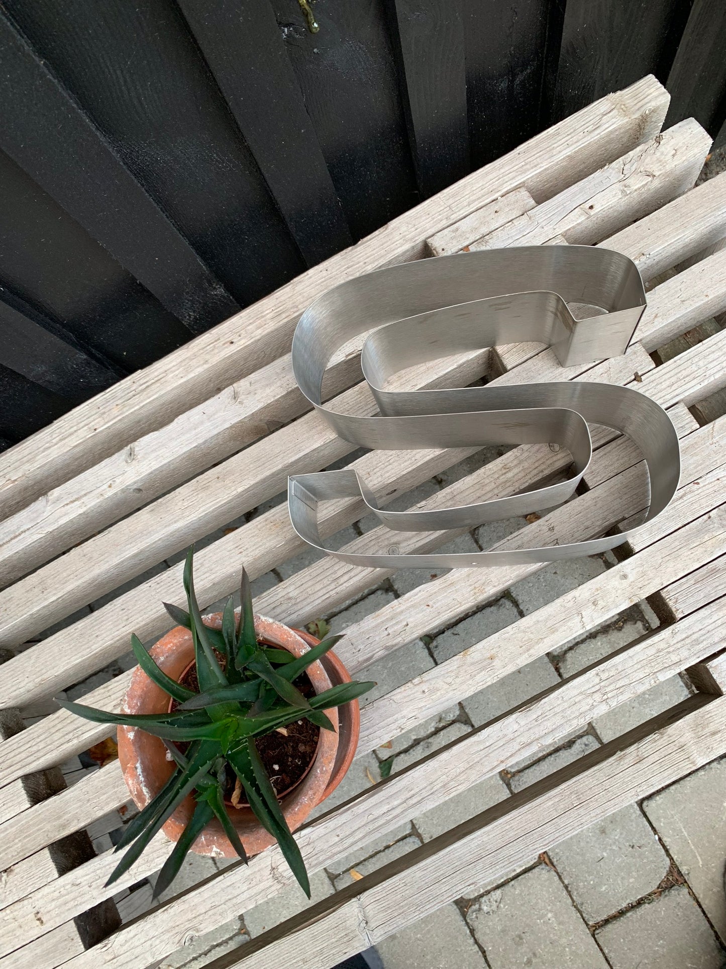 Buchstabe S aus Edelstahl