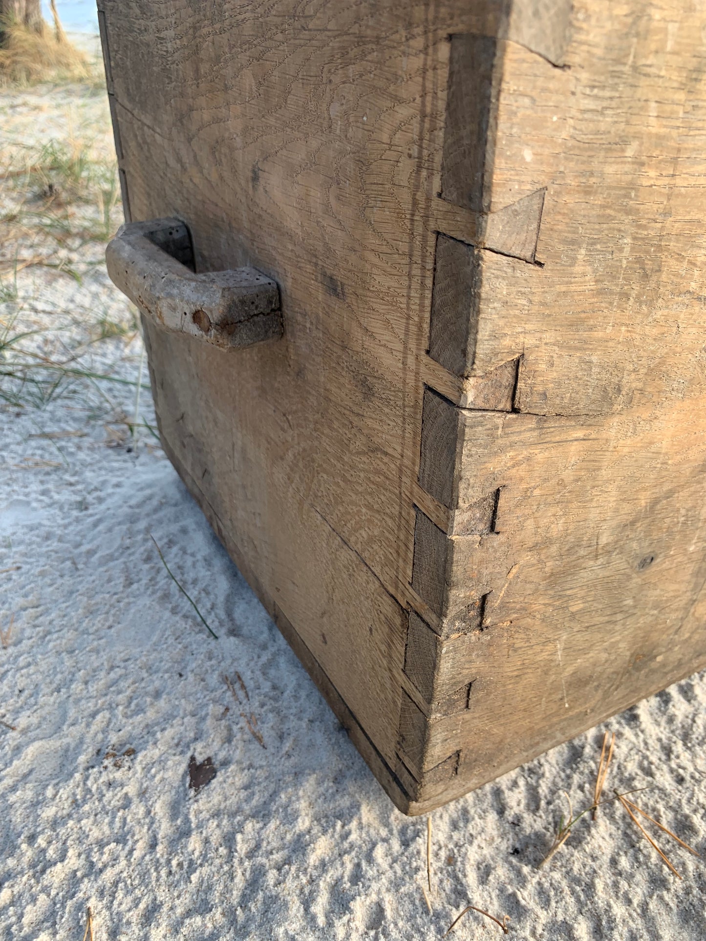 Holzkiste mit Tragegriff