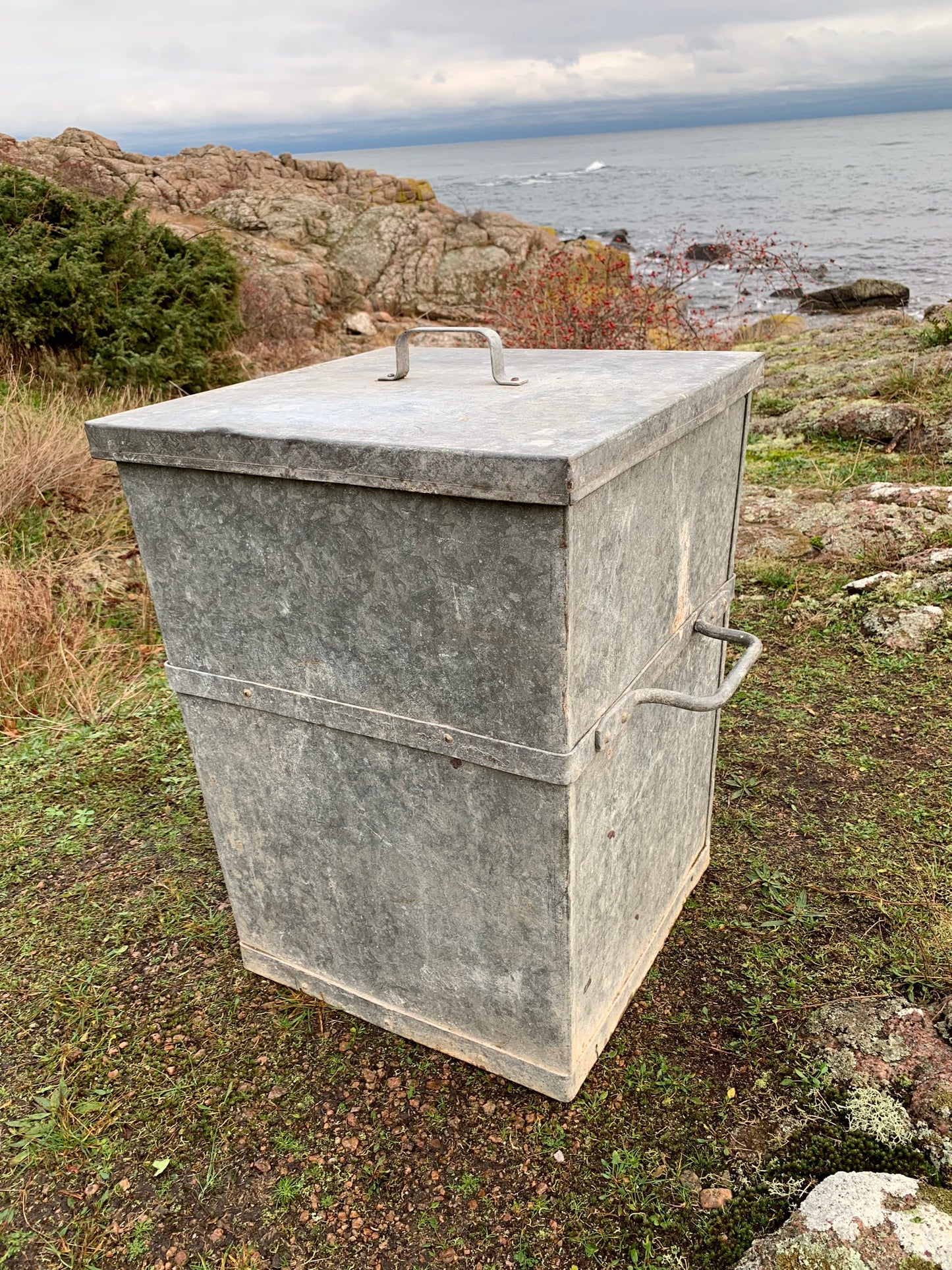 Aufbewahrungsbox mit Deckel