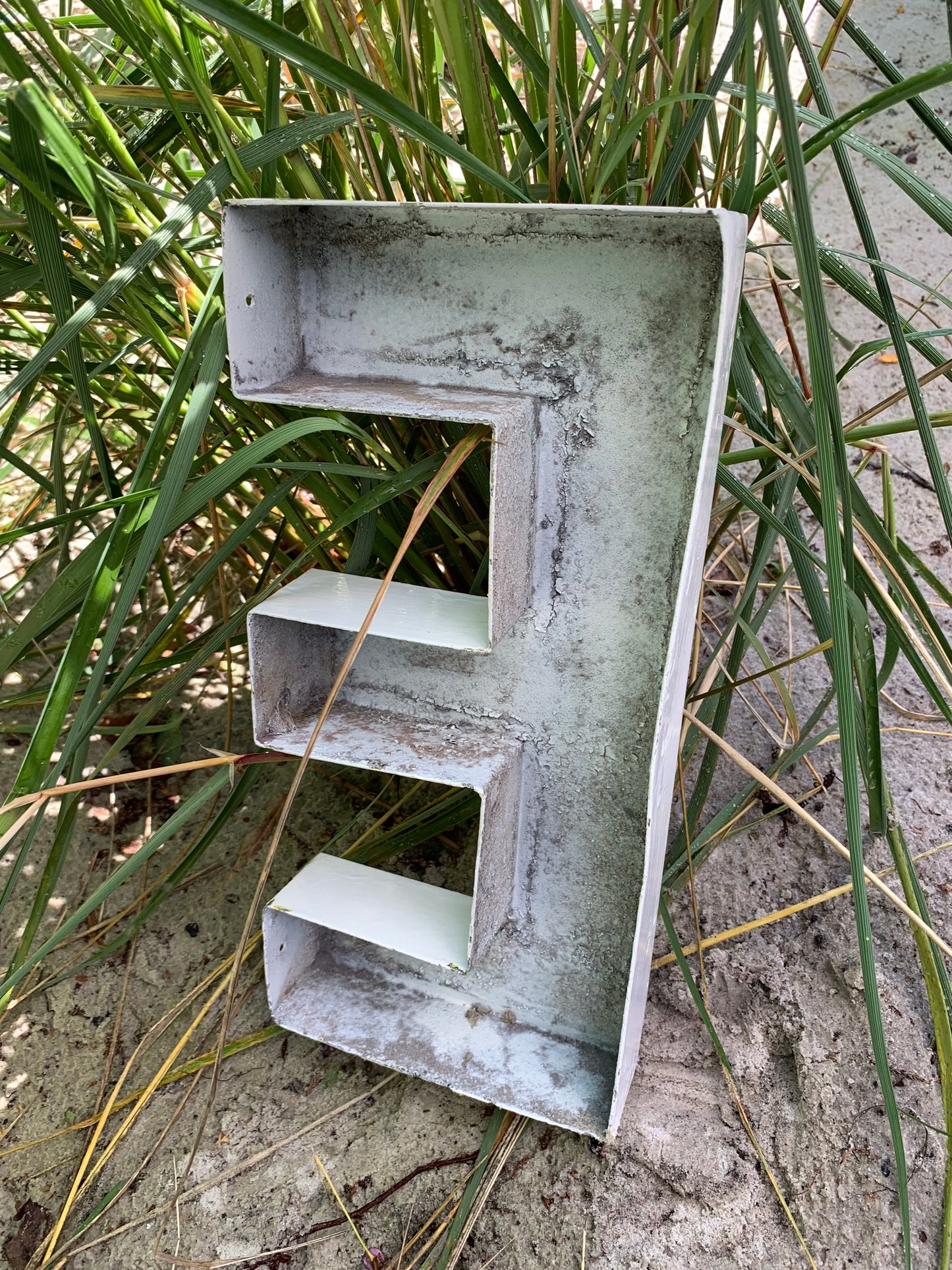 Buchstabe E