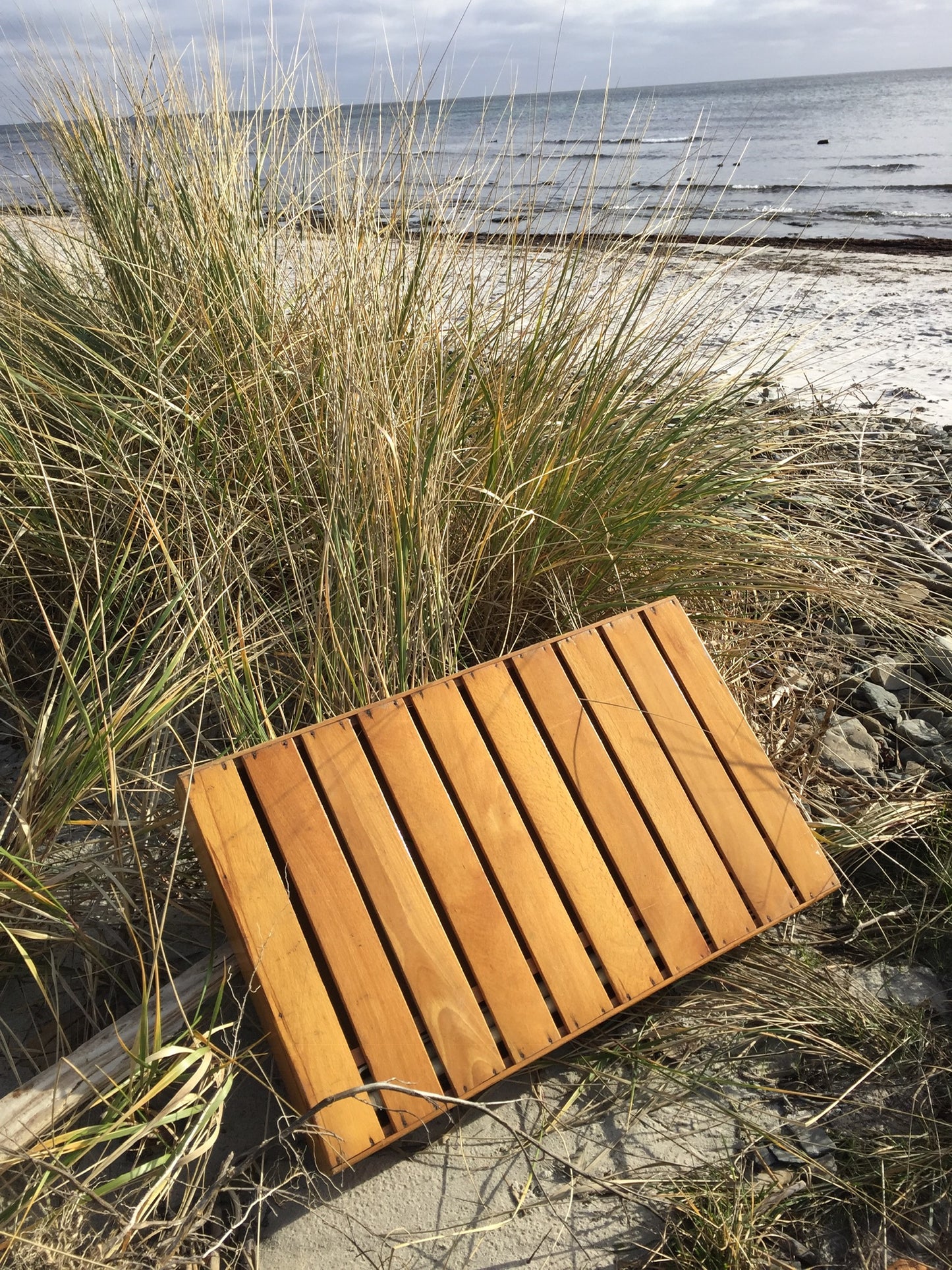 Schöner Klapptisch aus Holz und Metall