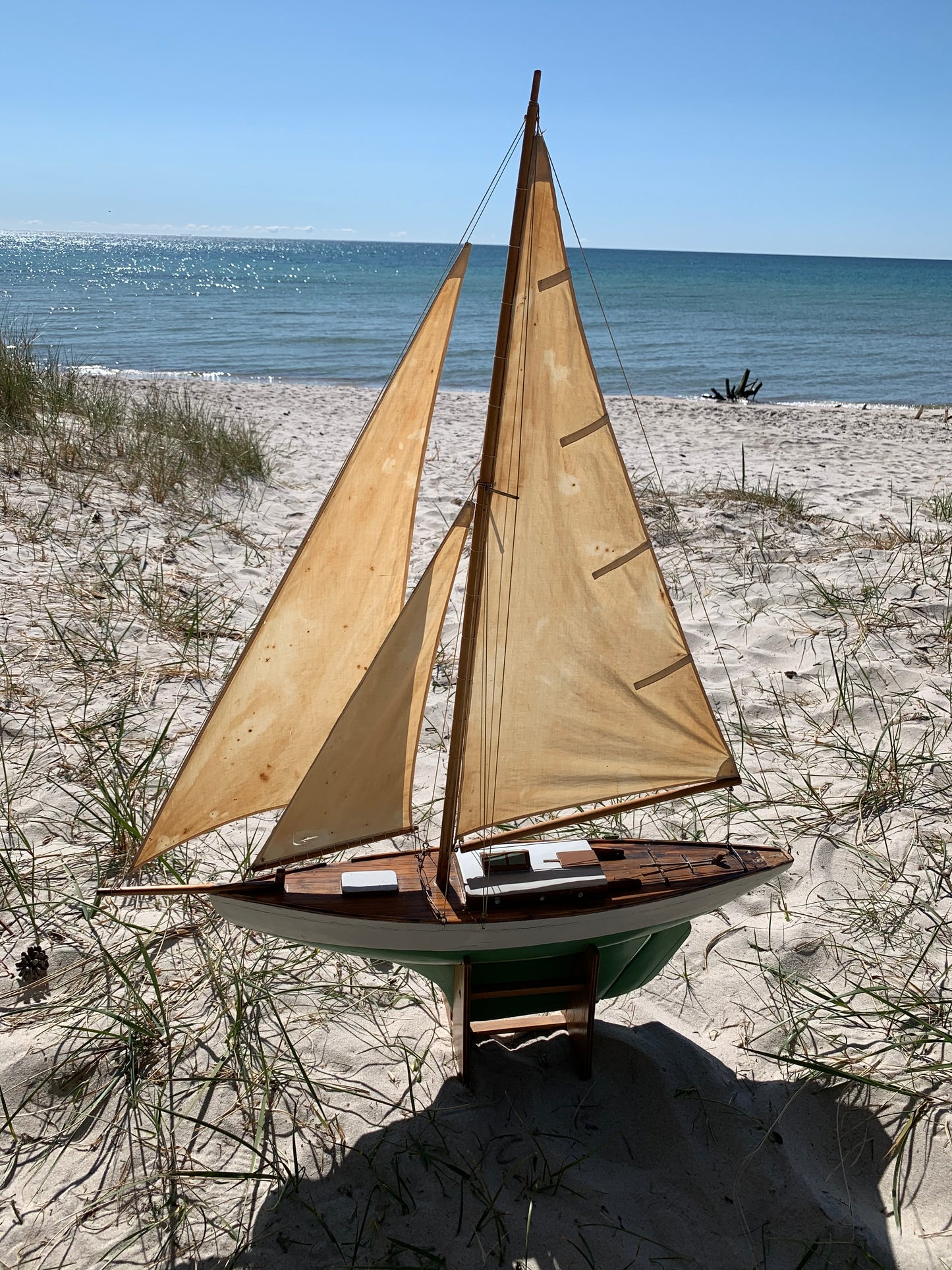 Modellschiff aus Holz