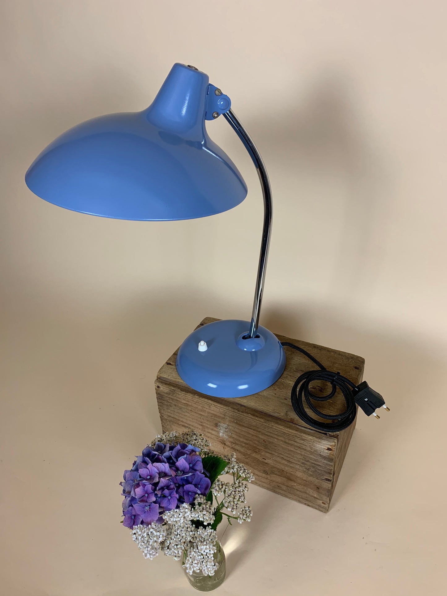 Kaiser Idell 6786 - Taubenblau