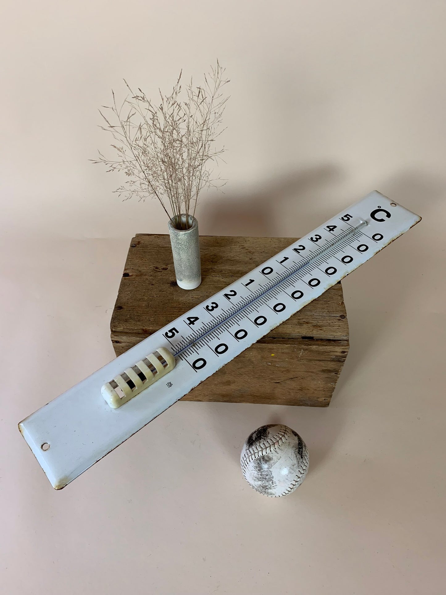 Schönes altes Emaille-Thermometer