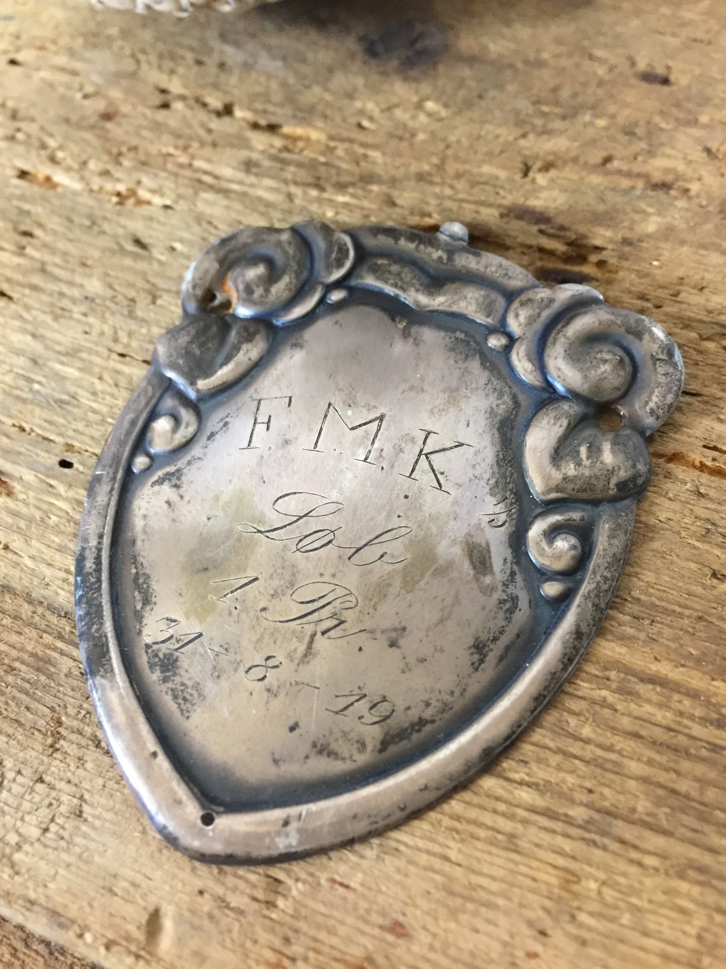 Lustiges Schild - Mantelschild mit 100 Jahren auf der Rückseite