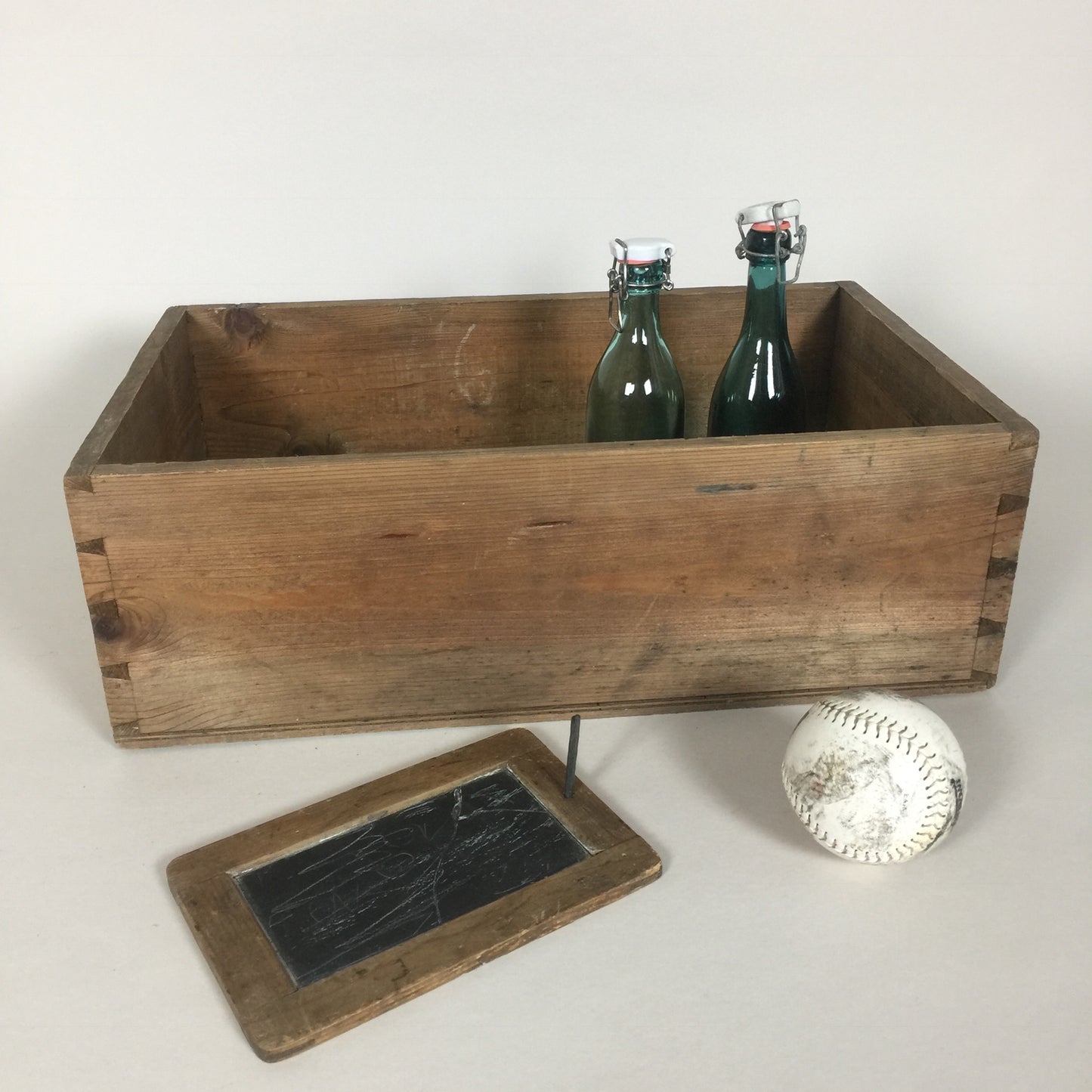 Holzkiste mit schöner Patina