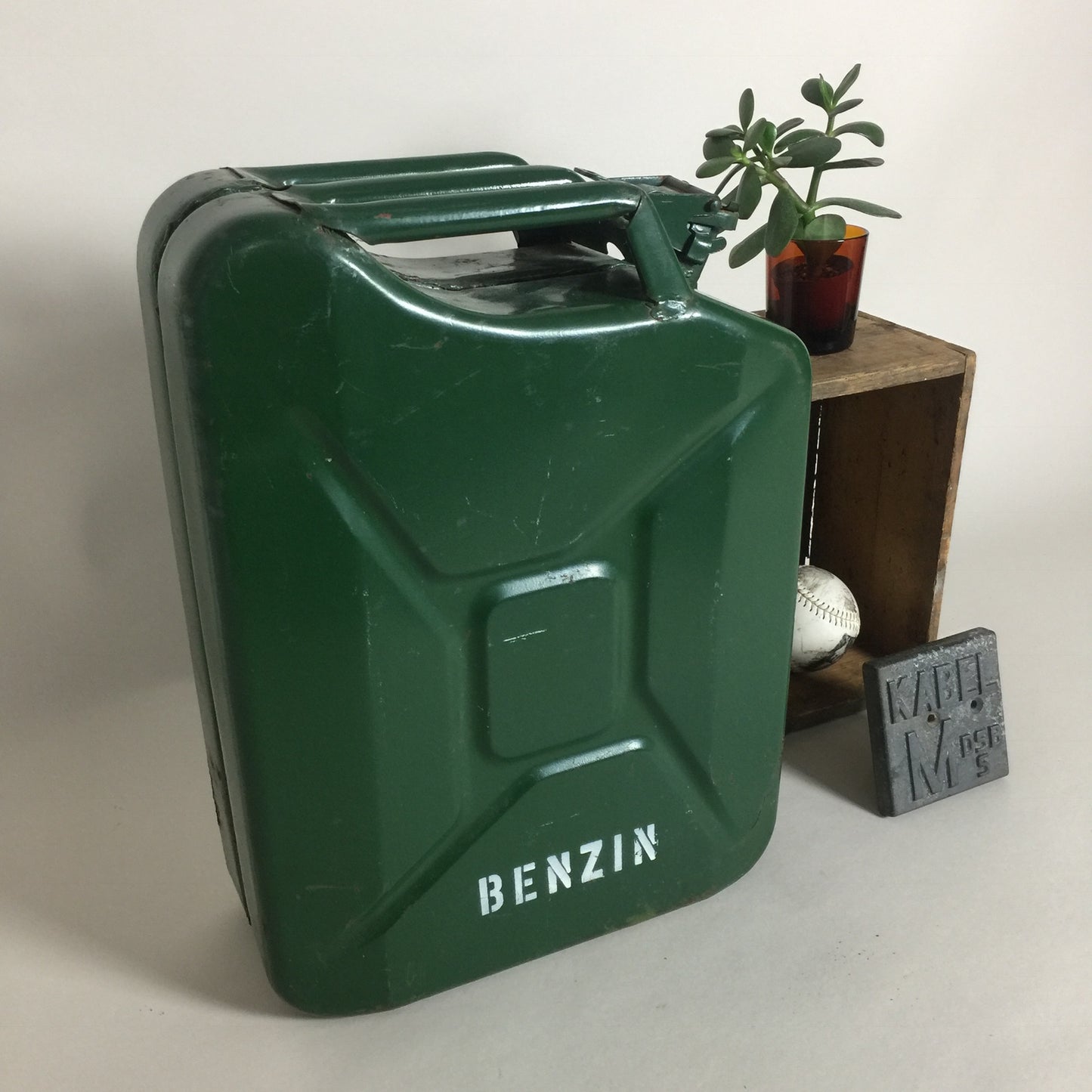 Jerry Can Benzinkanister.