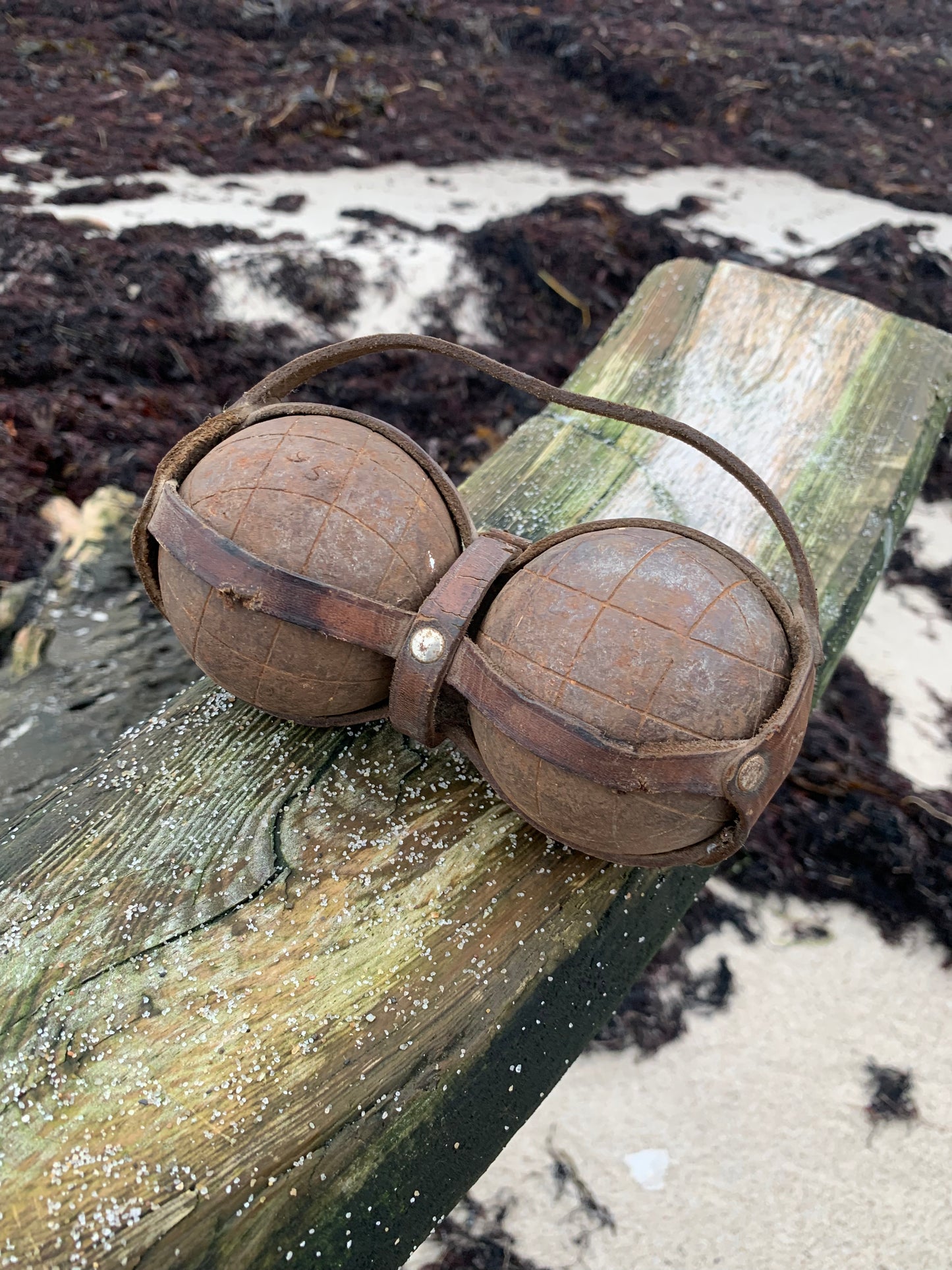 Alte französische Boule-Kugeln in Lederetui