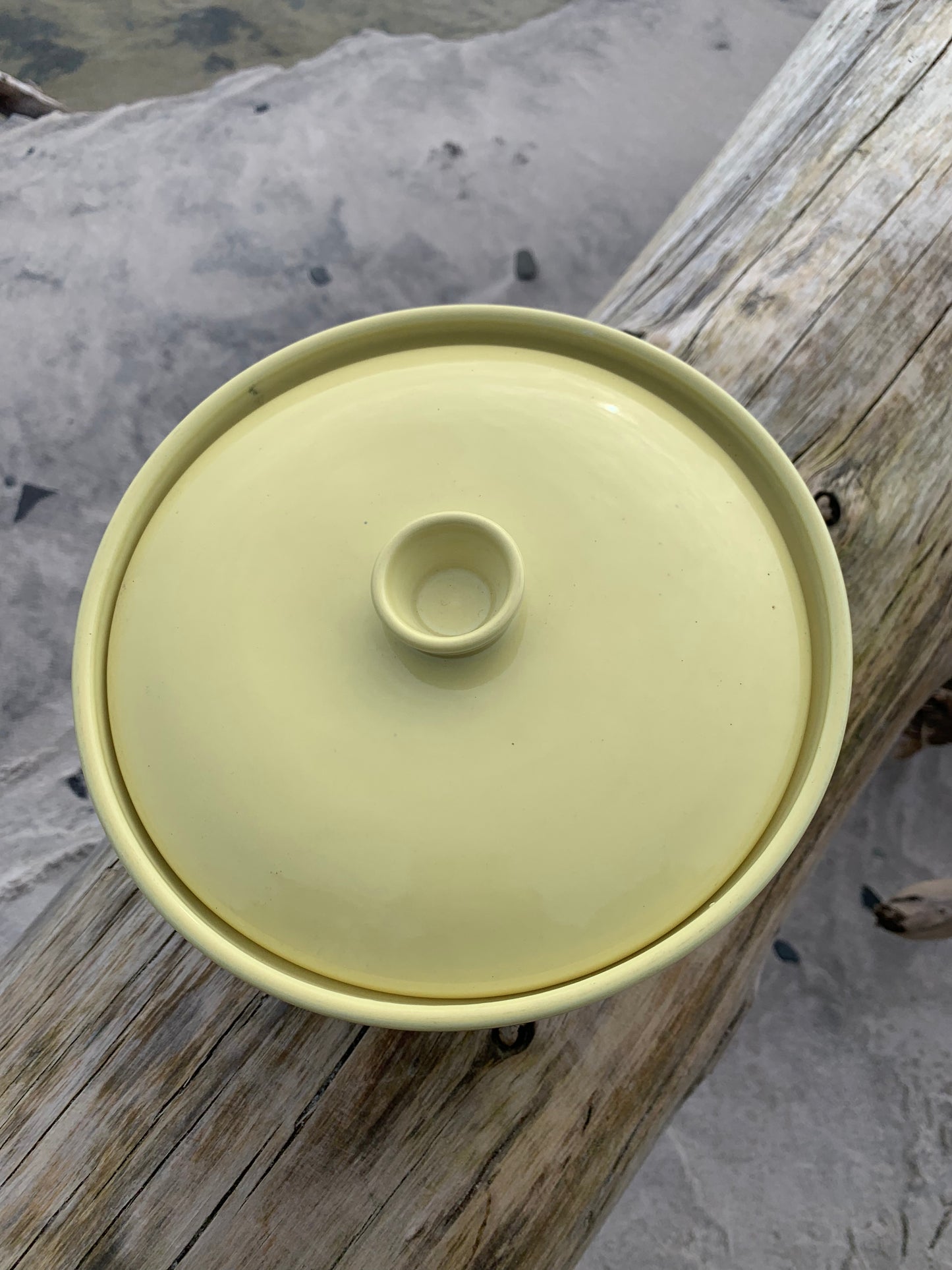 Schüssel mit Deckel