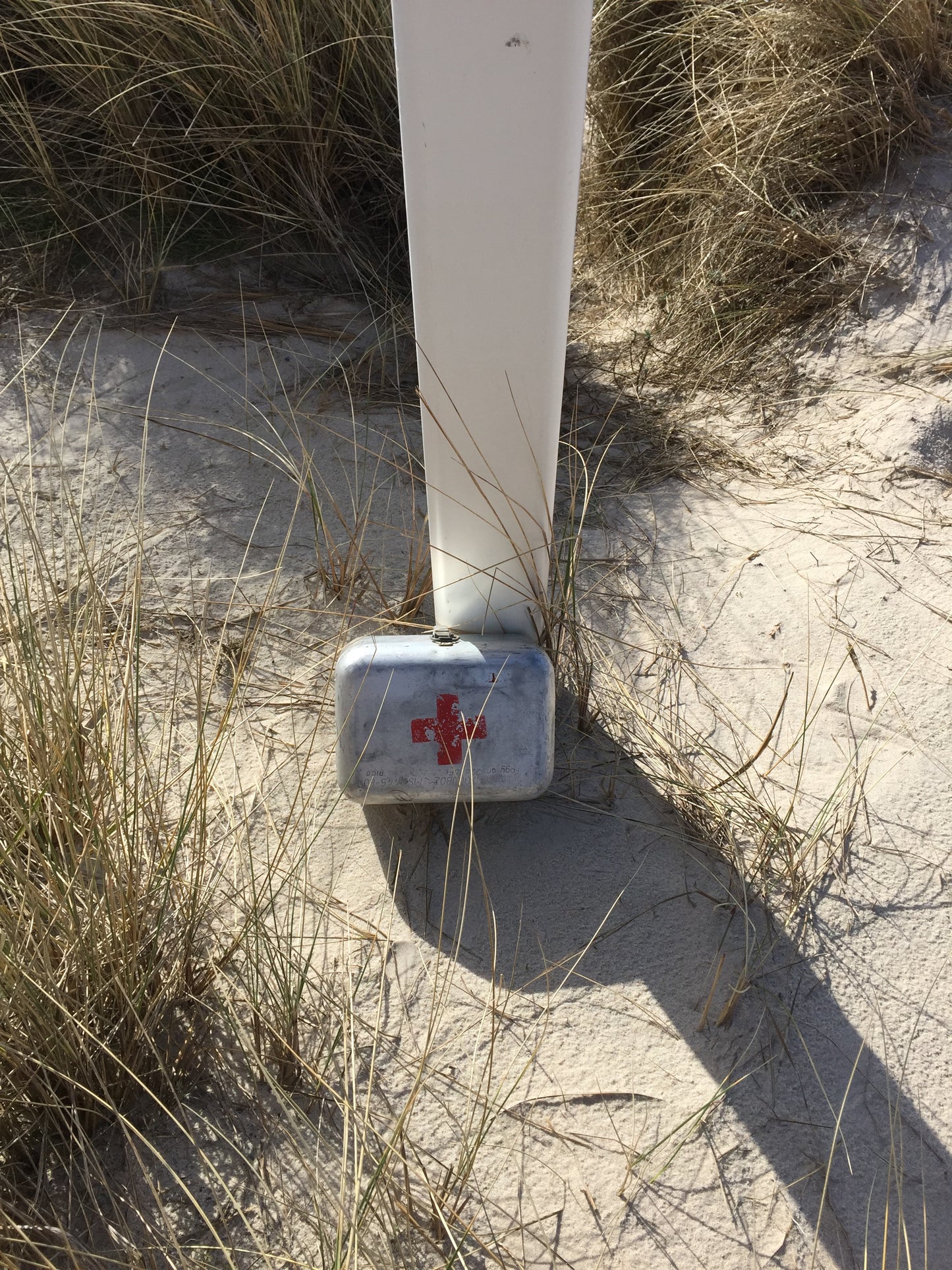 Rotkreuz-Box (mittleres Modell)