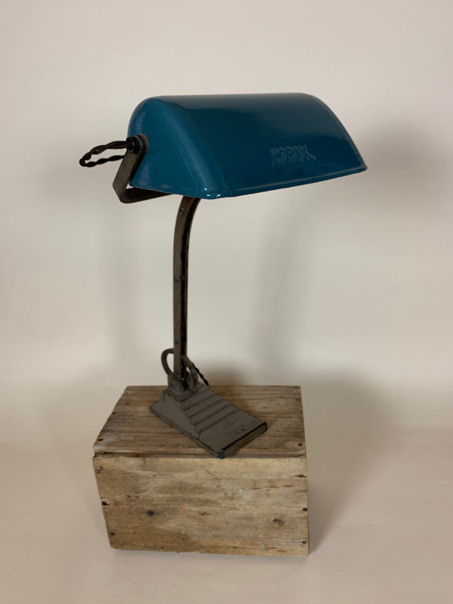 Schöne alte Notarlampe von Horax