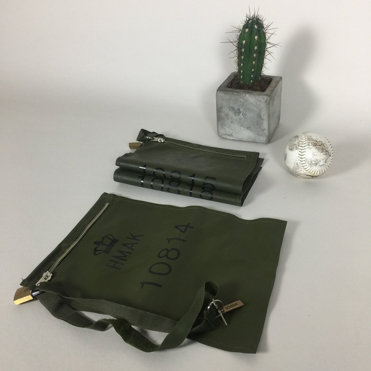 Militärtasche mit Schloss und nummeriertem Schlüssel (Preis gilt pro Stück)