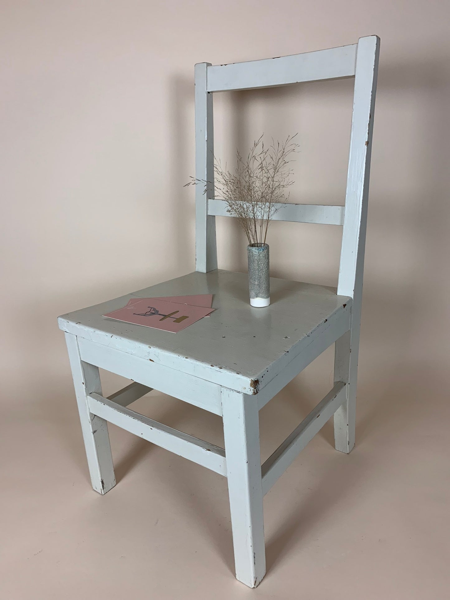 Schwedischer Kinderstuhl mit schöner Patina