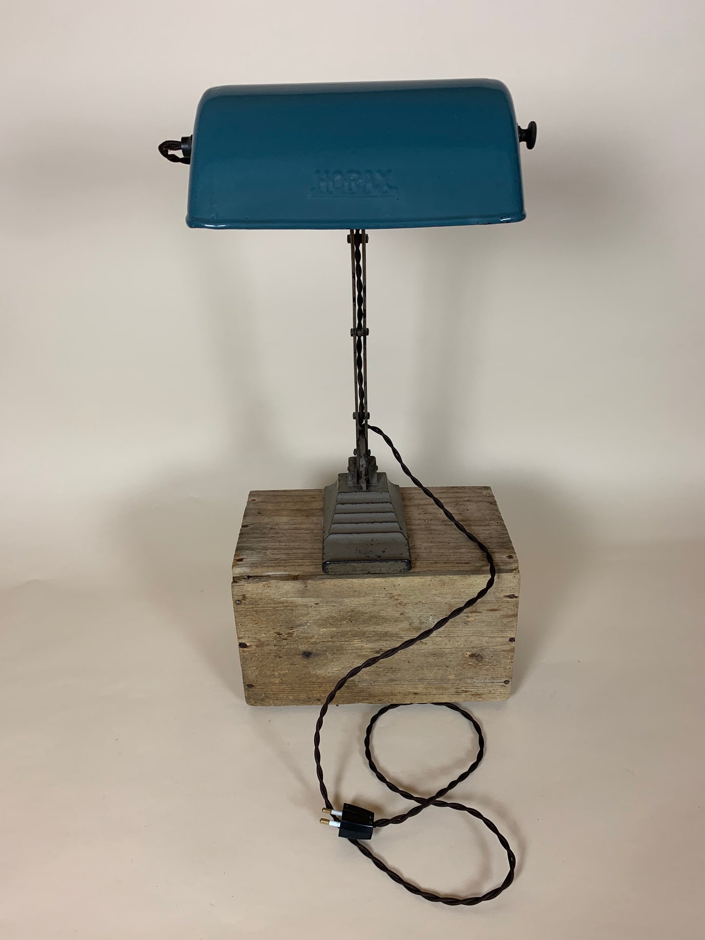 Schöne alte Notarlampe von Horax