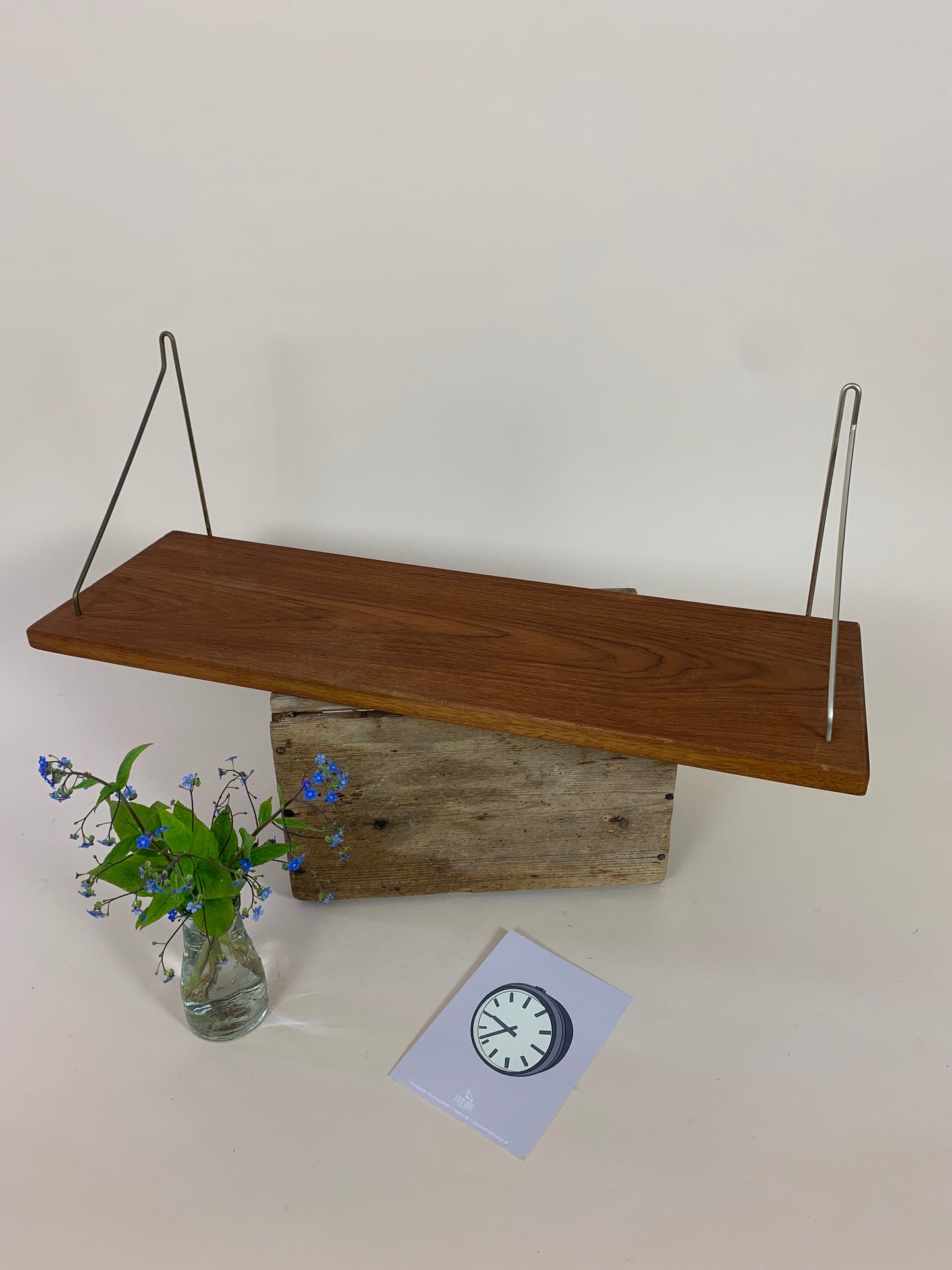Regal aus Teakholz