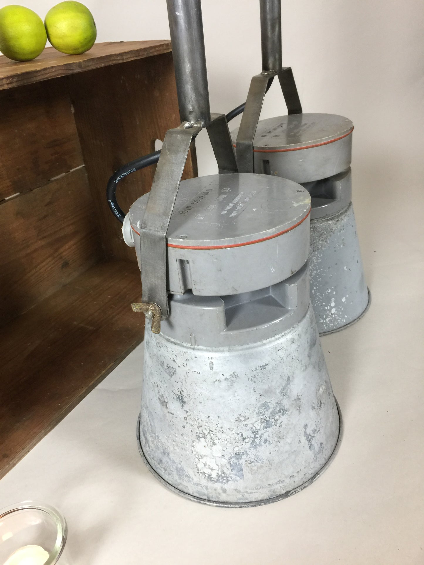 Schöne rohe Decken- oder Wandlampe (Preis gilt pro Stück)