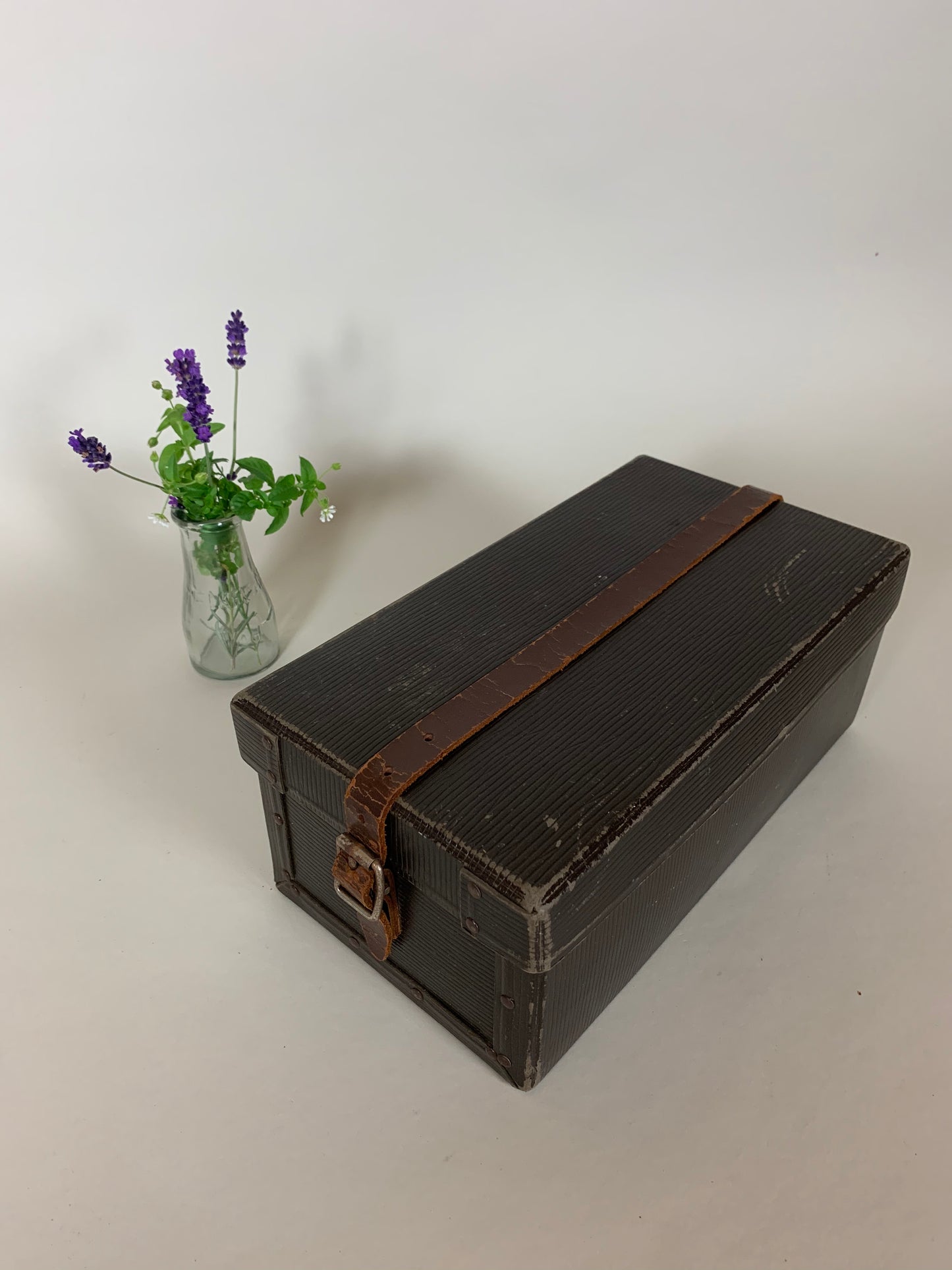 Schönes Archivetui mit Lederband