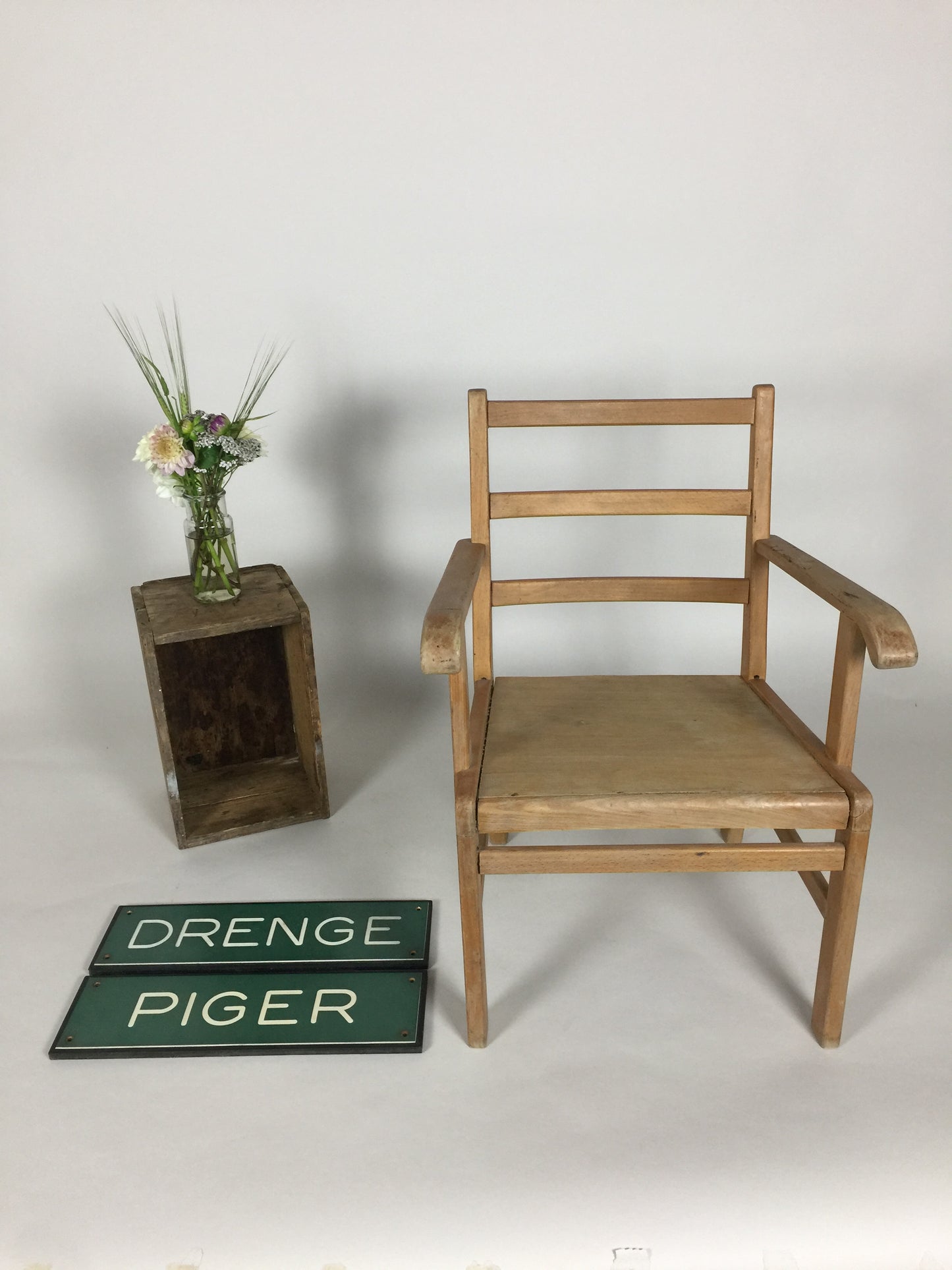 Schöner Kaare Klint Kinderstuhl aus Holz