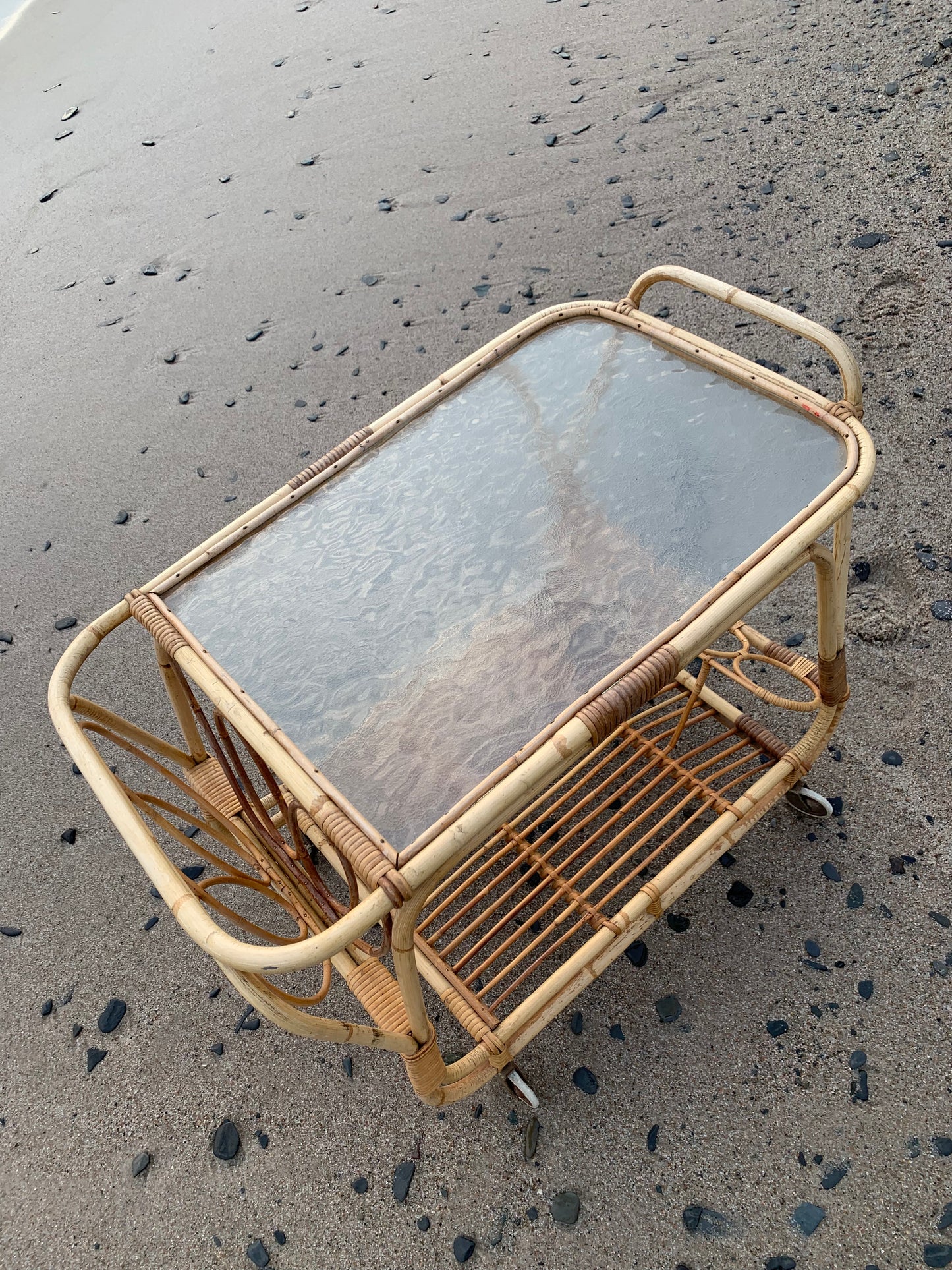 Tisch/Wagen aus Bambus