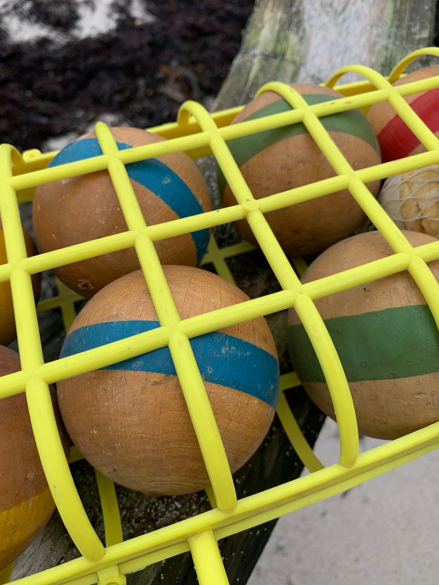 Altes Boule-Spiel mit 8 Holzkugeln