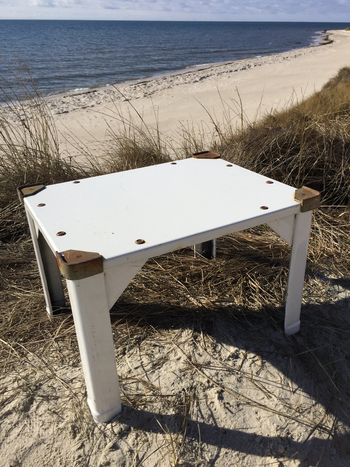 Schöner (und sehr schwerer) Metalltisch