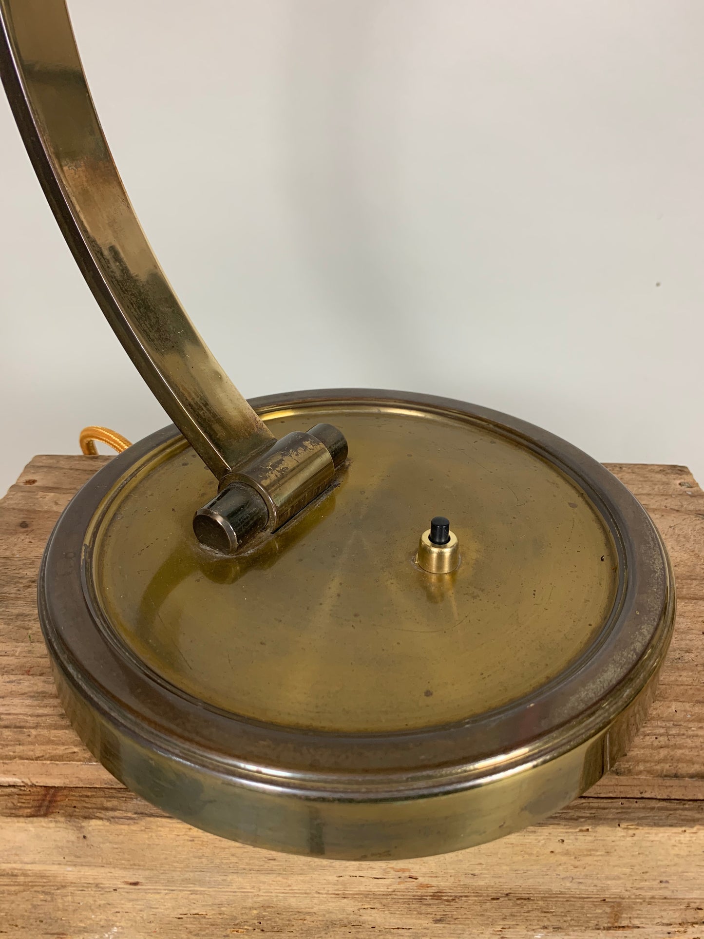 Gecos Tischlampe aus Messing