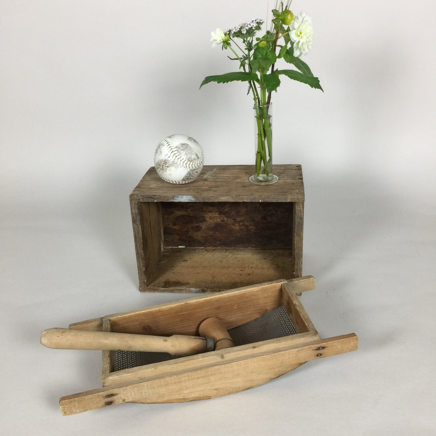 Feines Holzsieb mit Rolle