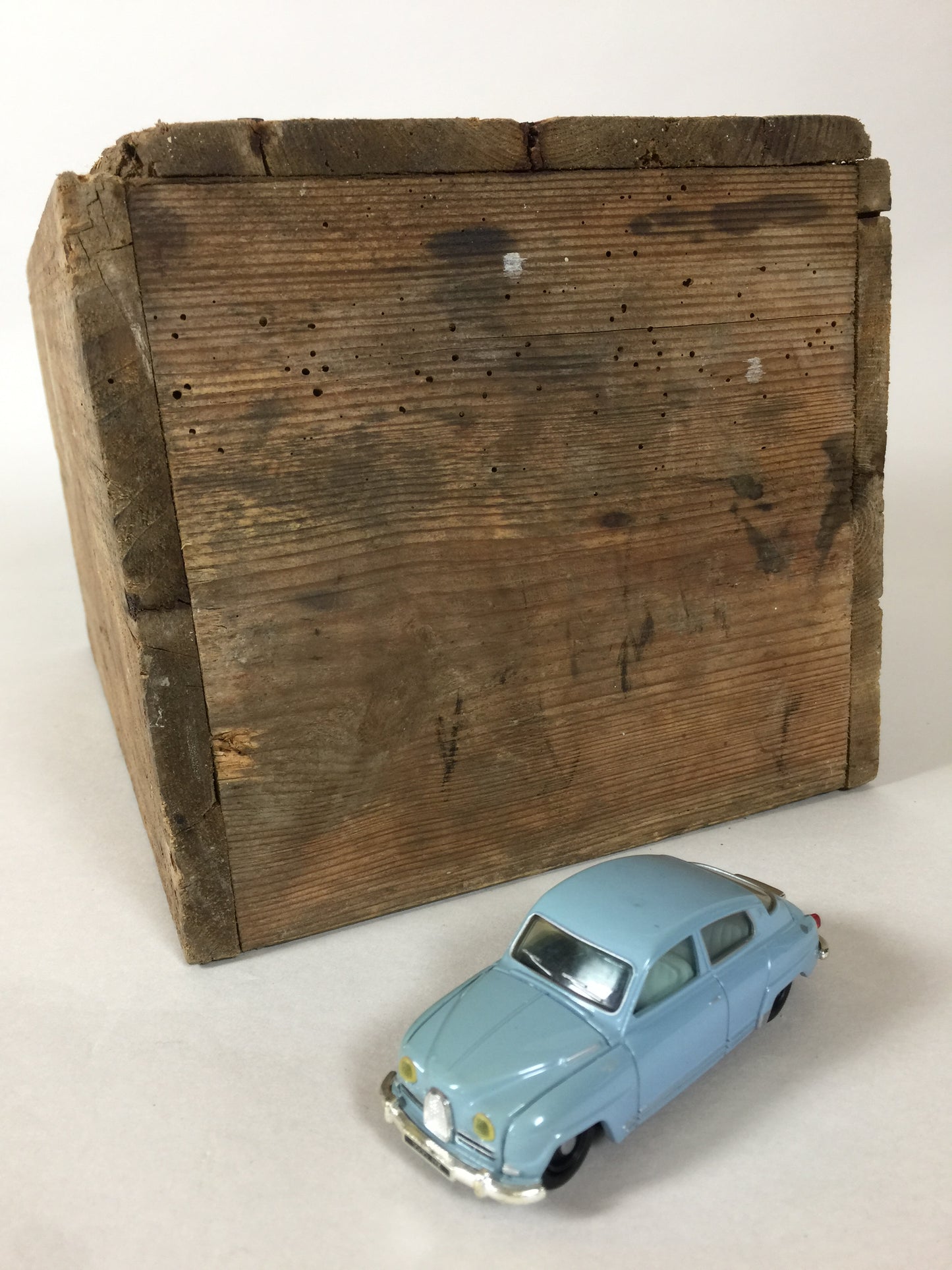 Schönes D7112 Saab 96 Modellauto