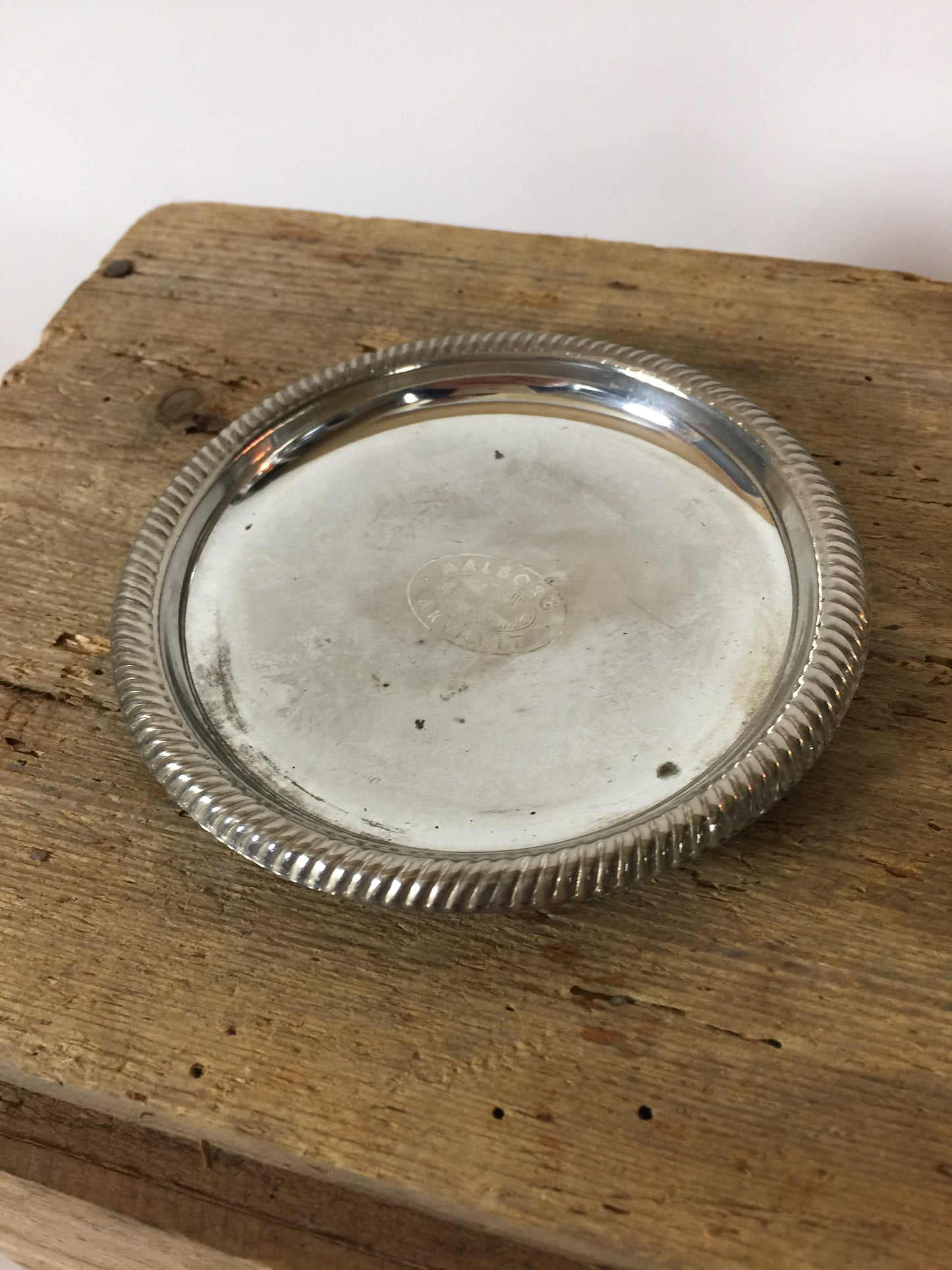 Kleines Tablett für den Schnaps