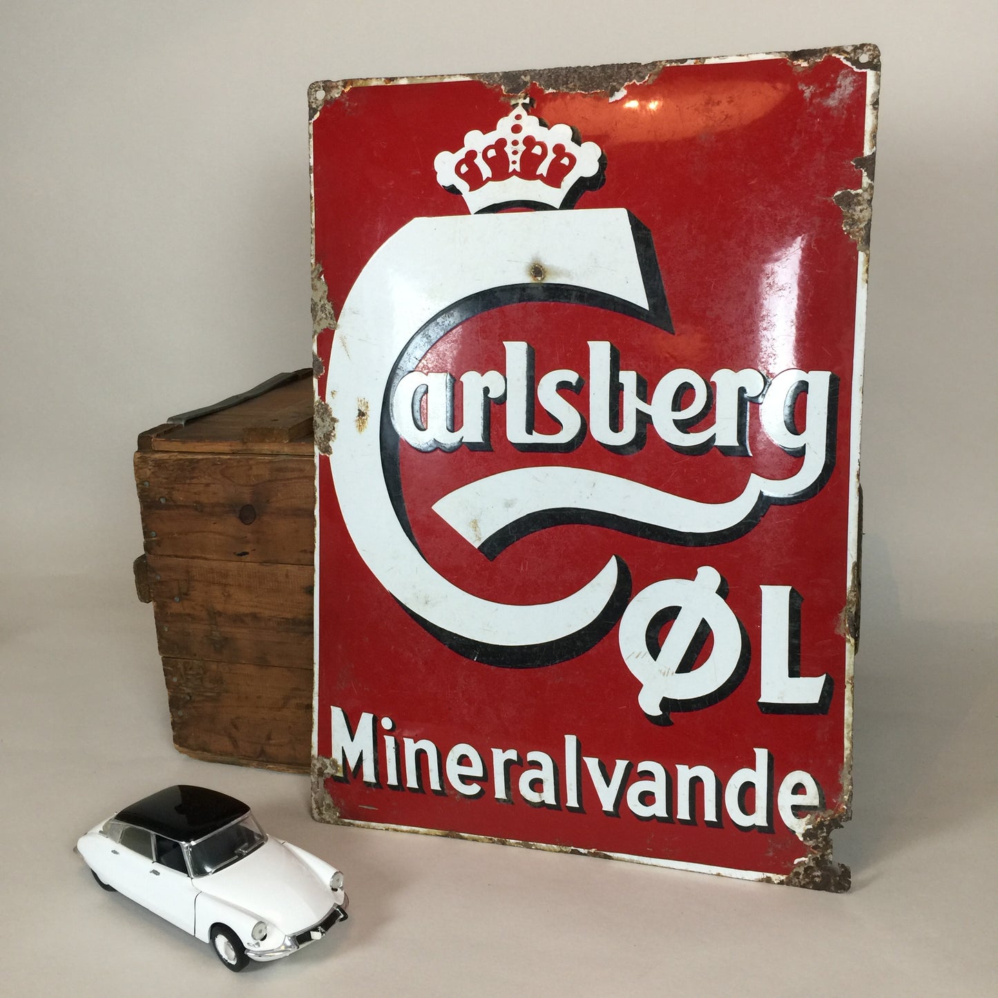 Altes und schön patiniertes Carlsberg-Schild