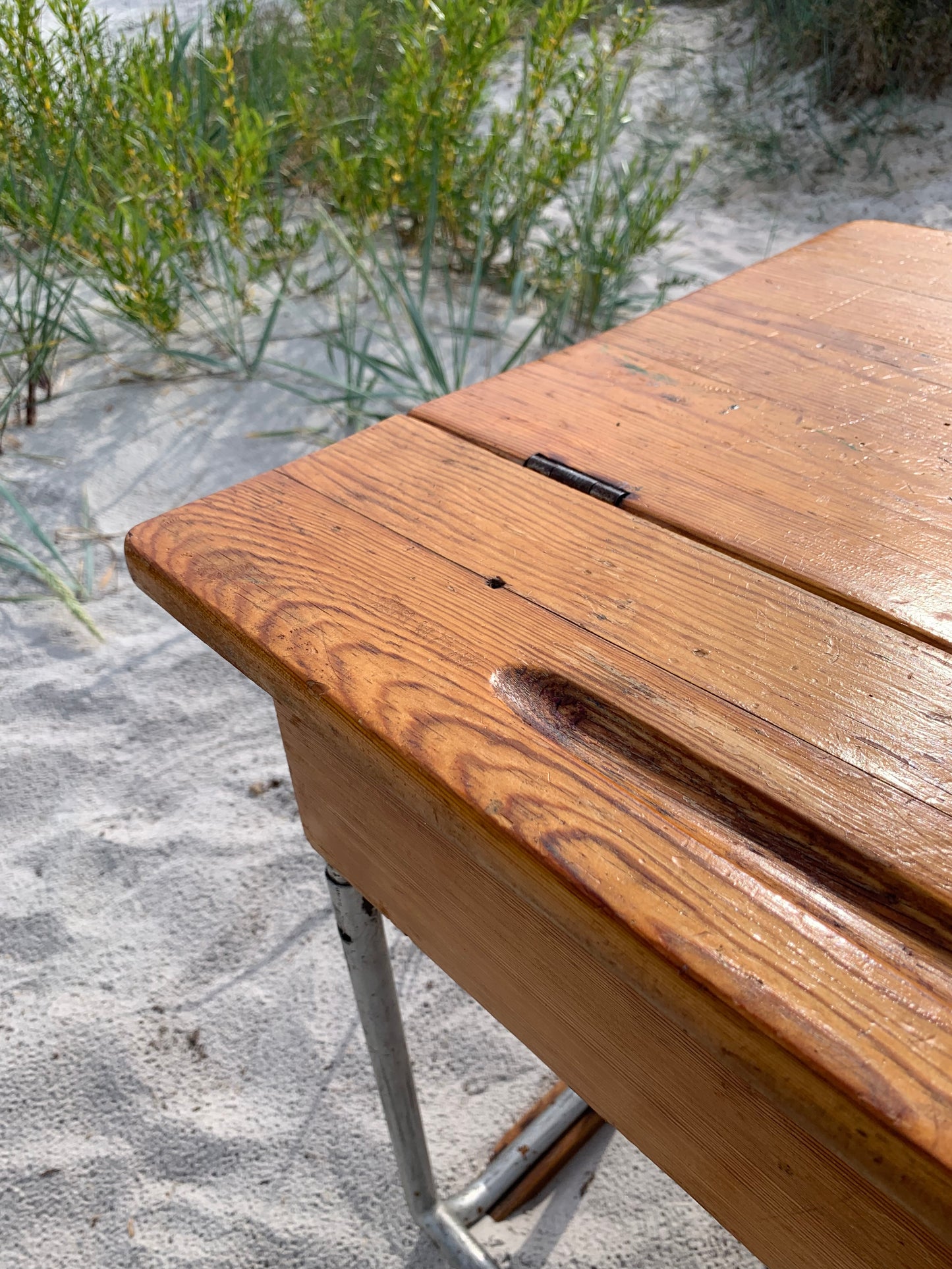 Schulbank in Rohversion