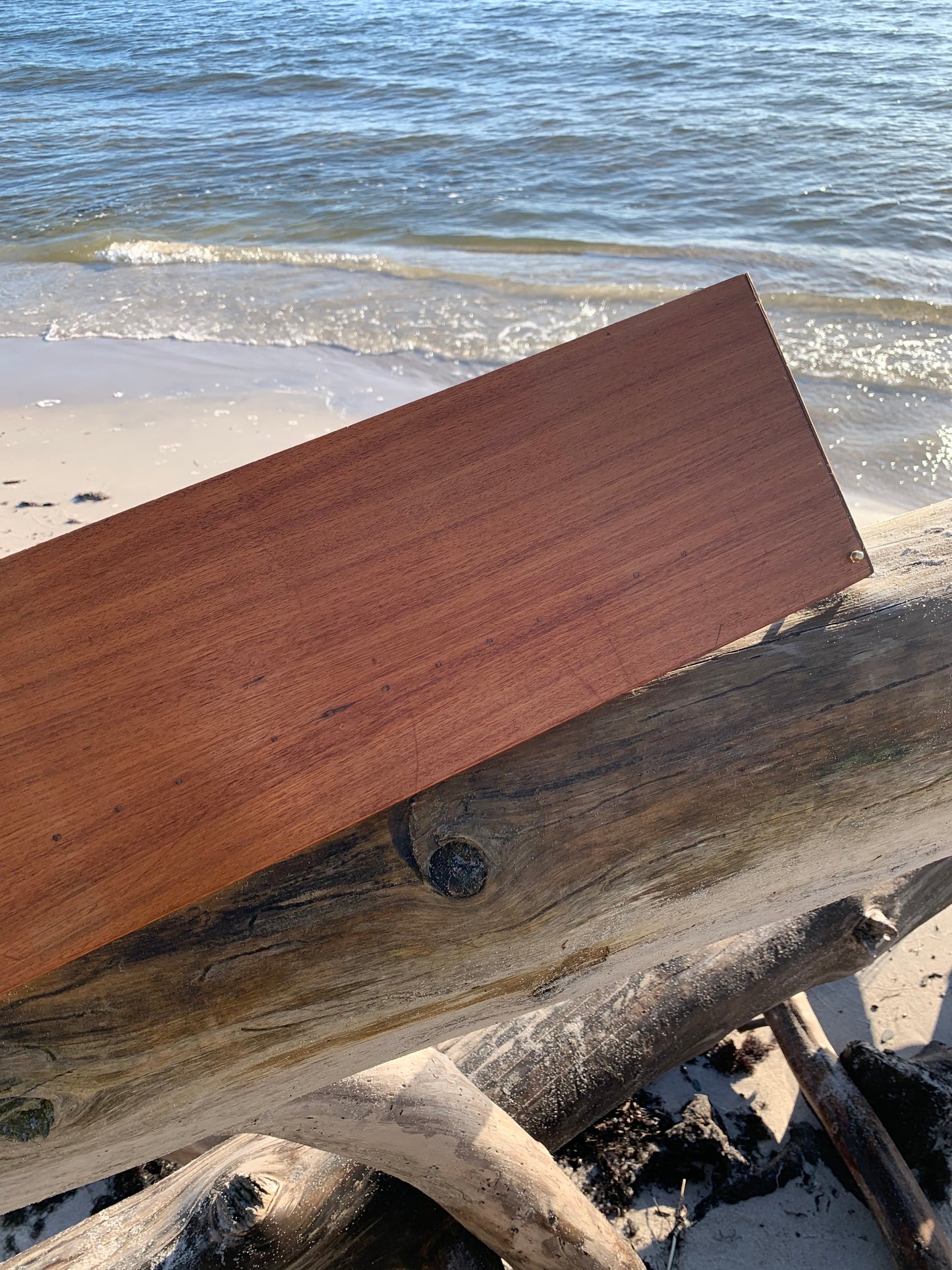 Regal aus Teakholz