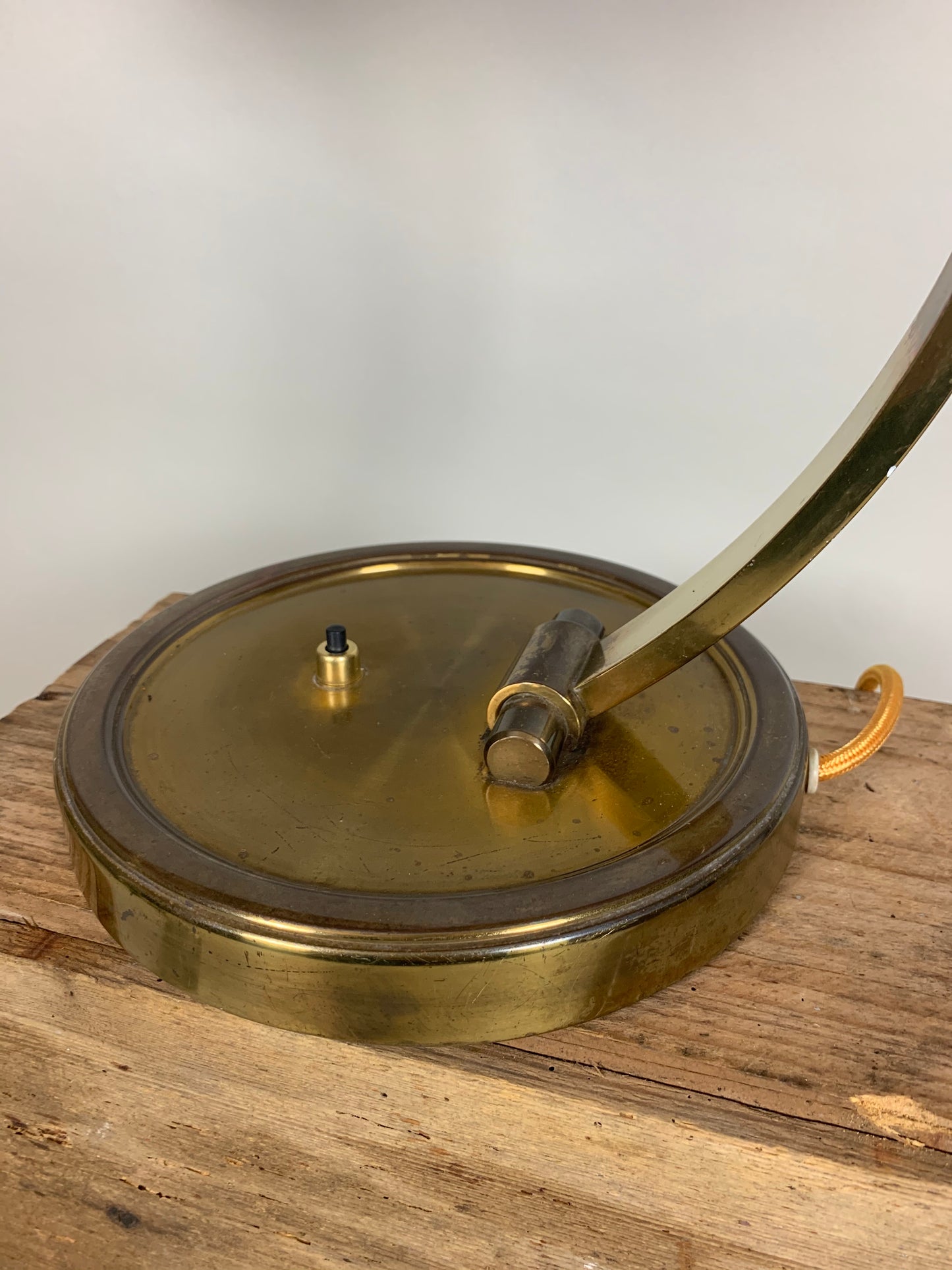 Gecos Tischlampe aus Messing