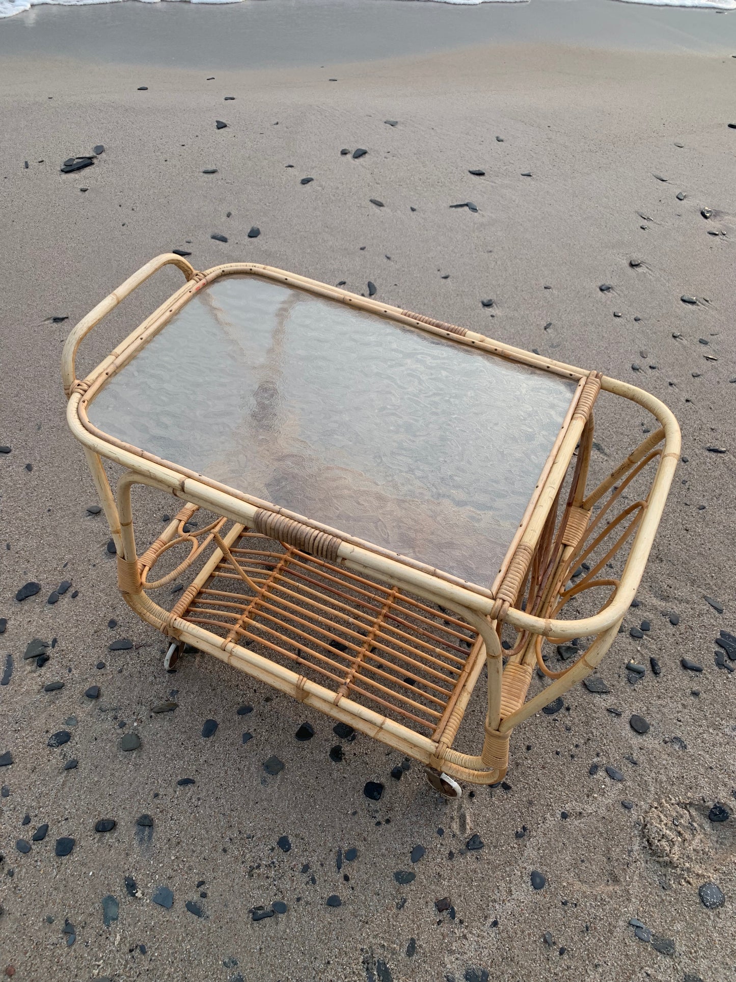 Tisch/Wagen aus Bambus